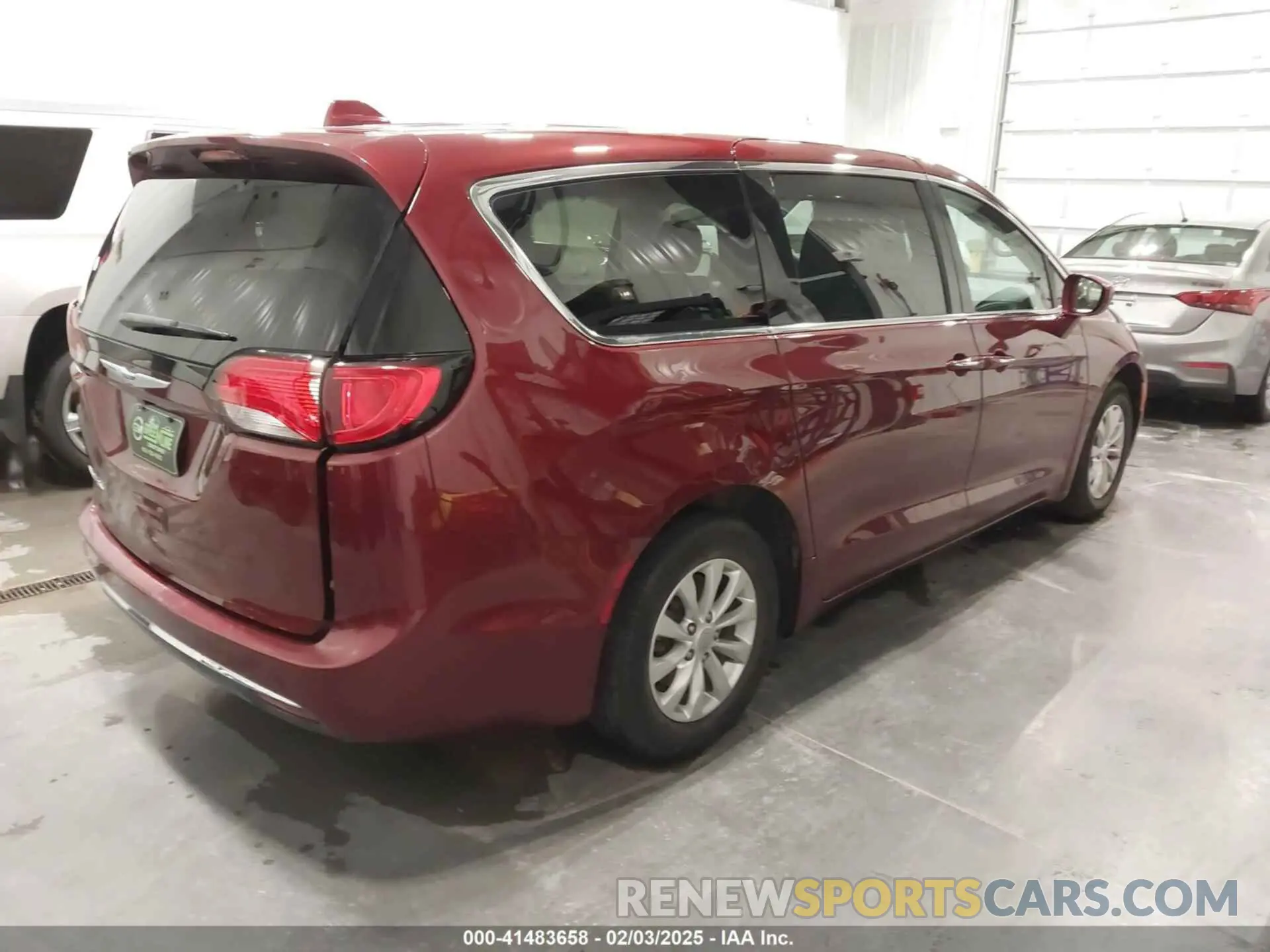 4 Фотография поврежденного автомобиля 2C4RC1FGXKR706264 CHRYSLER PACIFICA 2019