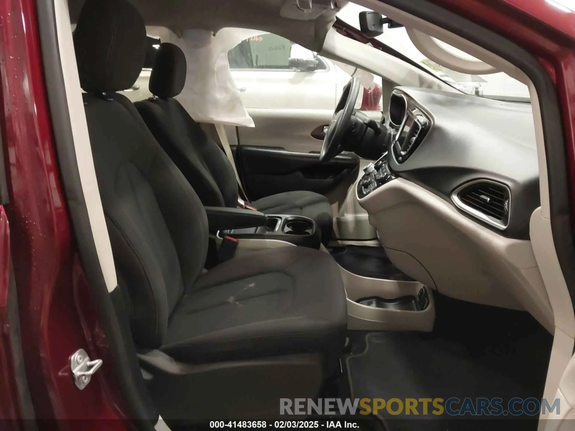 5 Фотография поврежденного автомобиля 2C4RC1FGXKR706264 CHRYSLER PACIFICA 2019