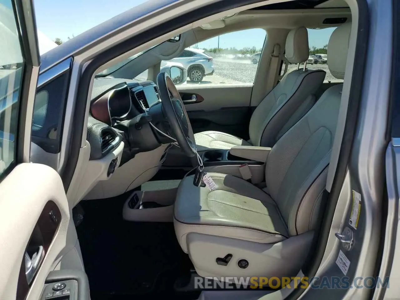 7 Photograph of a damaged car 2C4RC1GG1KR525567 CHRYSLER PACIFICA 2019