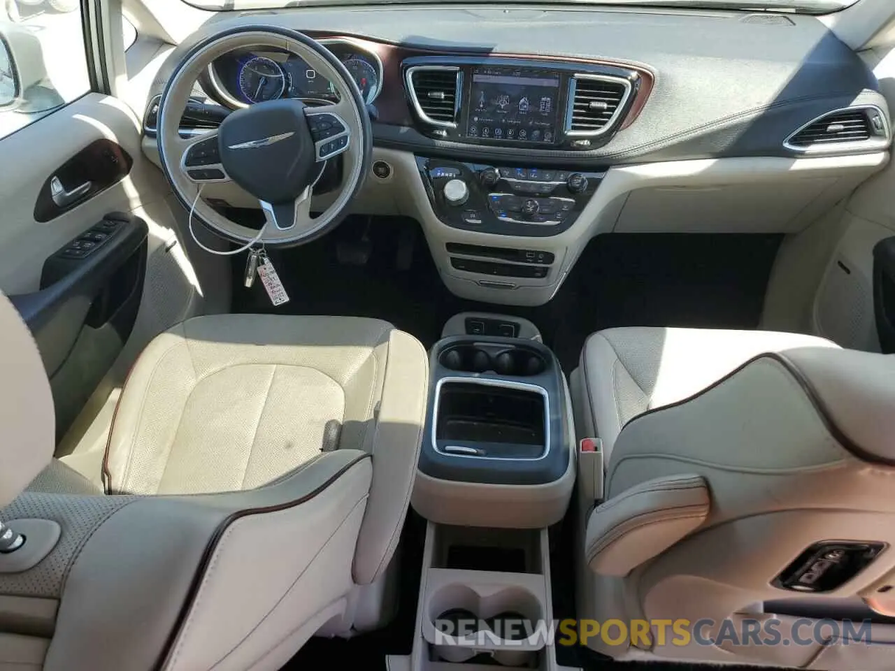 8 Photograph of a damaged car 2C4RC1GG1KR525567 CHRYSLER PACIFICA 2019