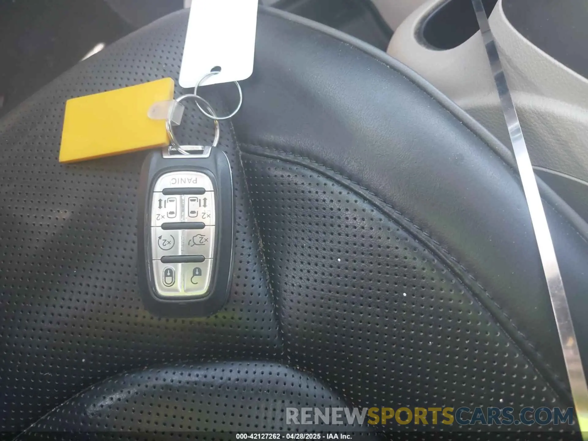 11 Photograph of a damaged car 2C4RC1GG1KR552218 CHRYSLER PACIFICA 2019
