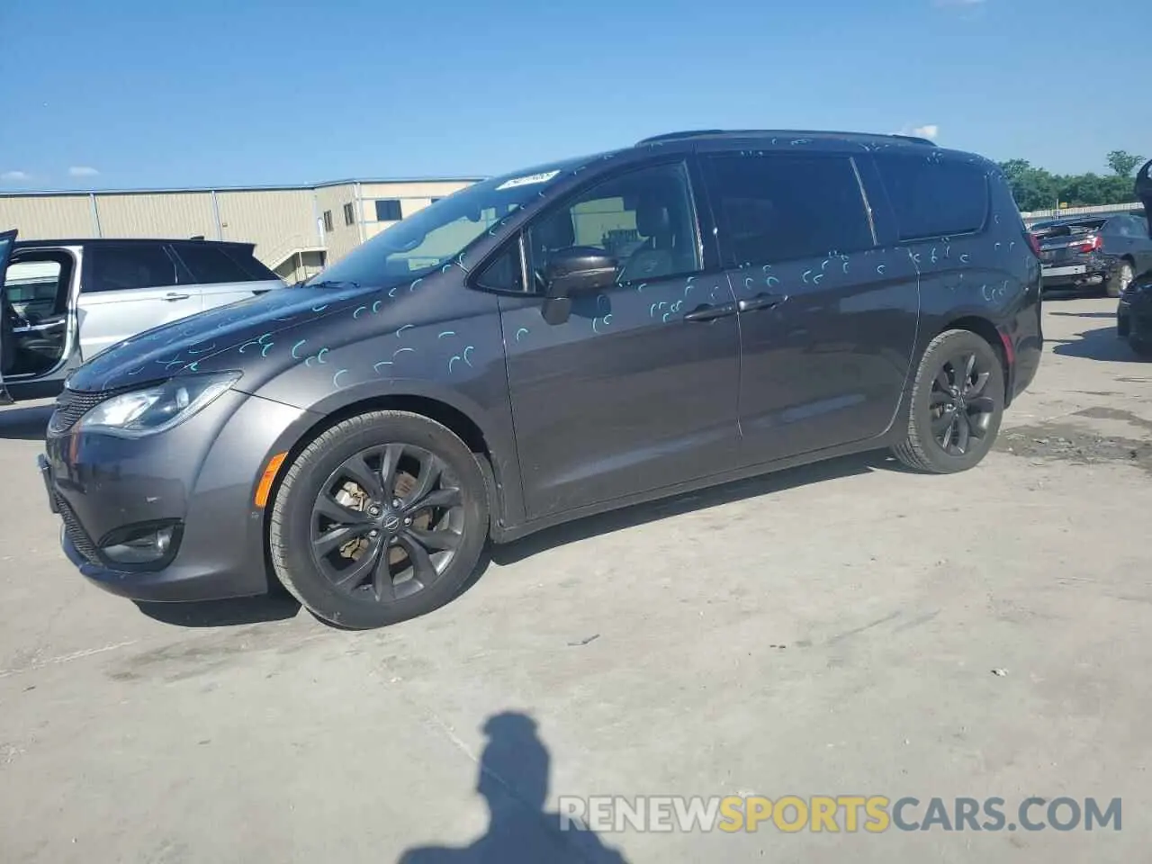 1 Photograph of a damaged car 2C4RC1GG1KR569455 CHRYSLER PACIFICA 2019