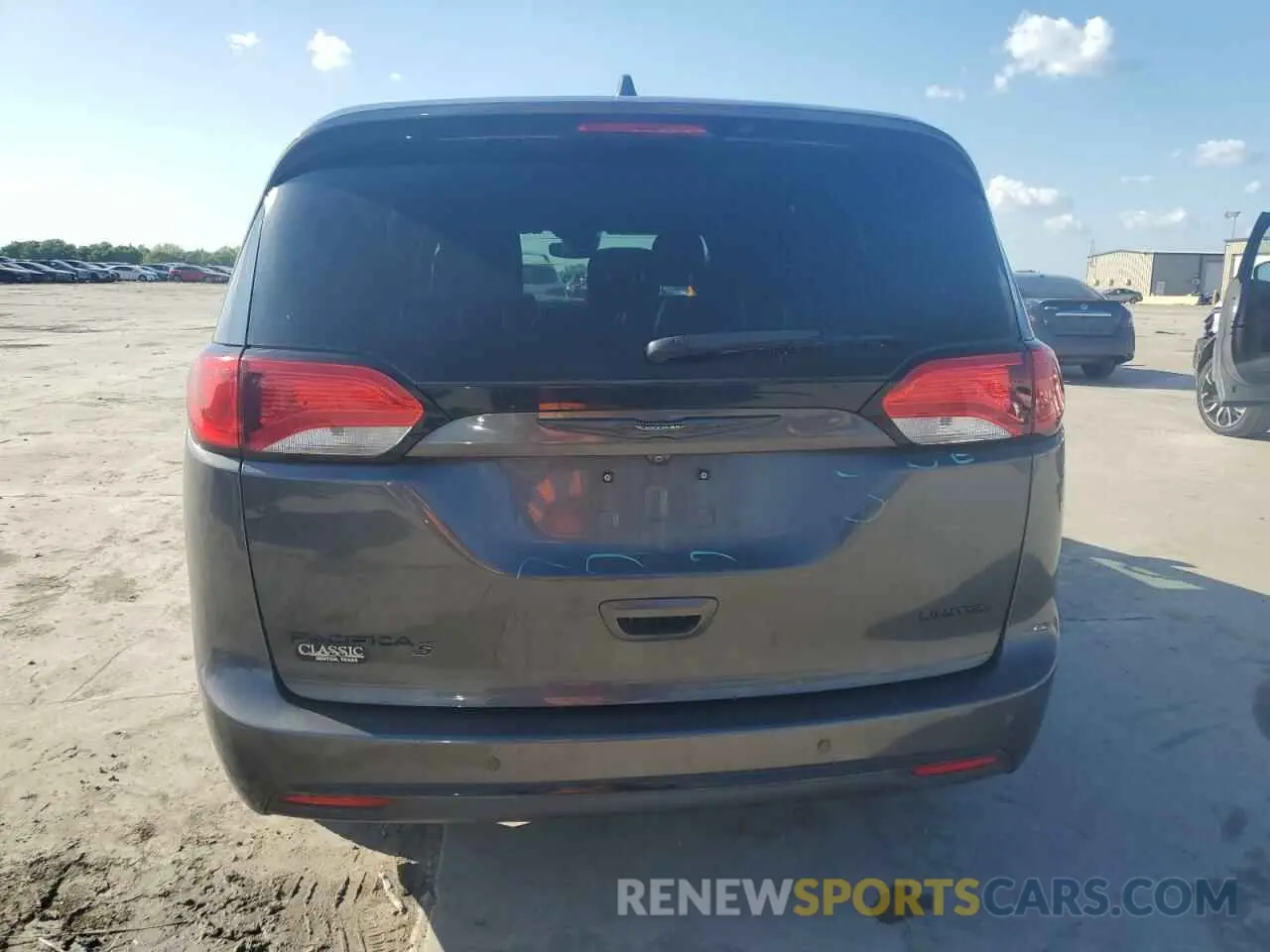6 Photograph of a damaged car 2C4RC1GG1KR569455 CHRYSLER PACIFICA 2019