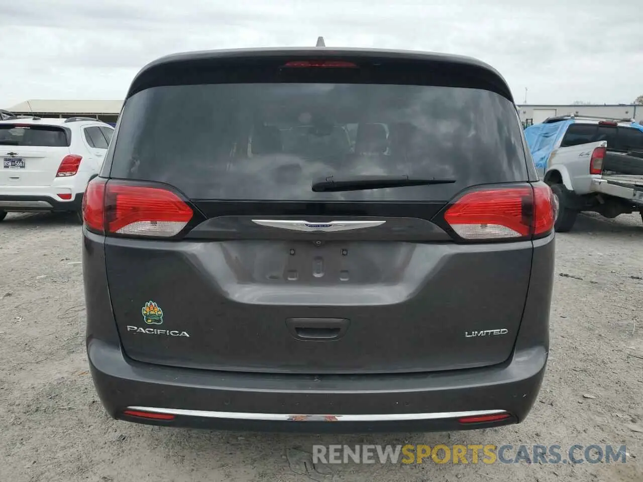6 Photograph of a damaged car 2C4RC1GG1KR597630 CHRYSLER PACIFICA 2019