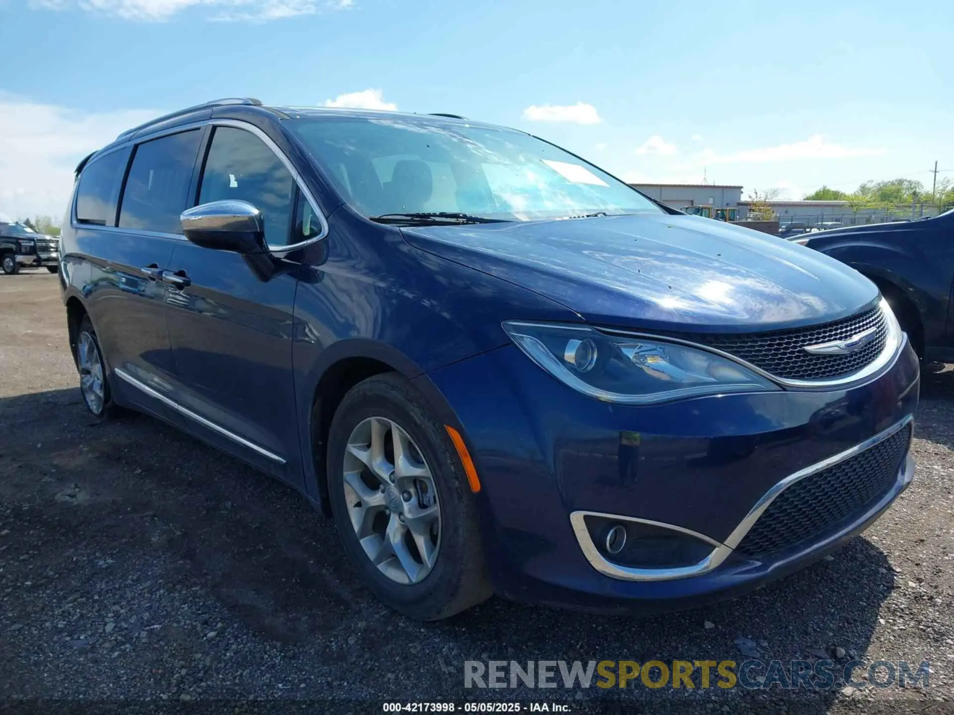 1 Photograph of a damaged car 2C4RC1GG2KR655440 CHRYSLER PACIFICA 2019