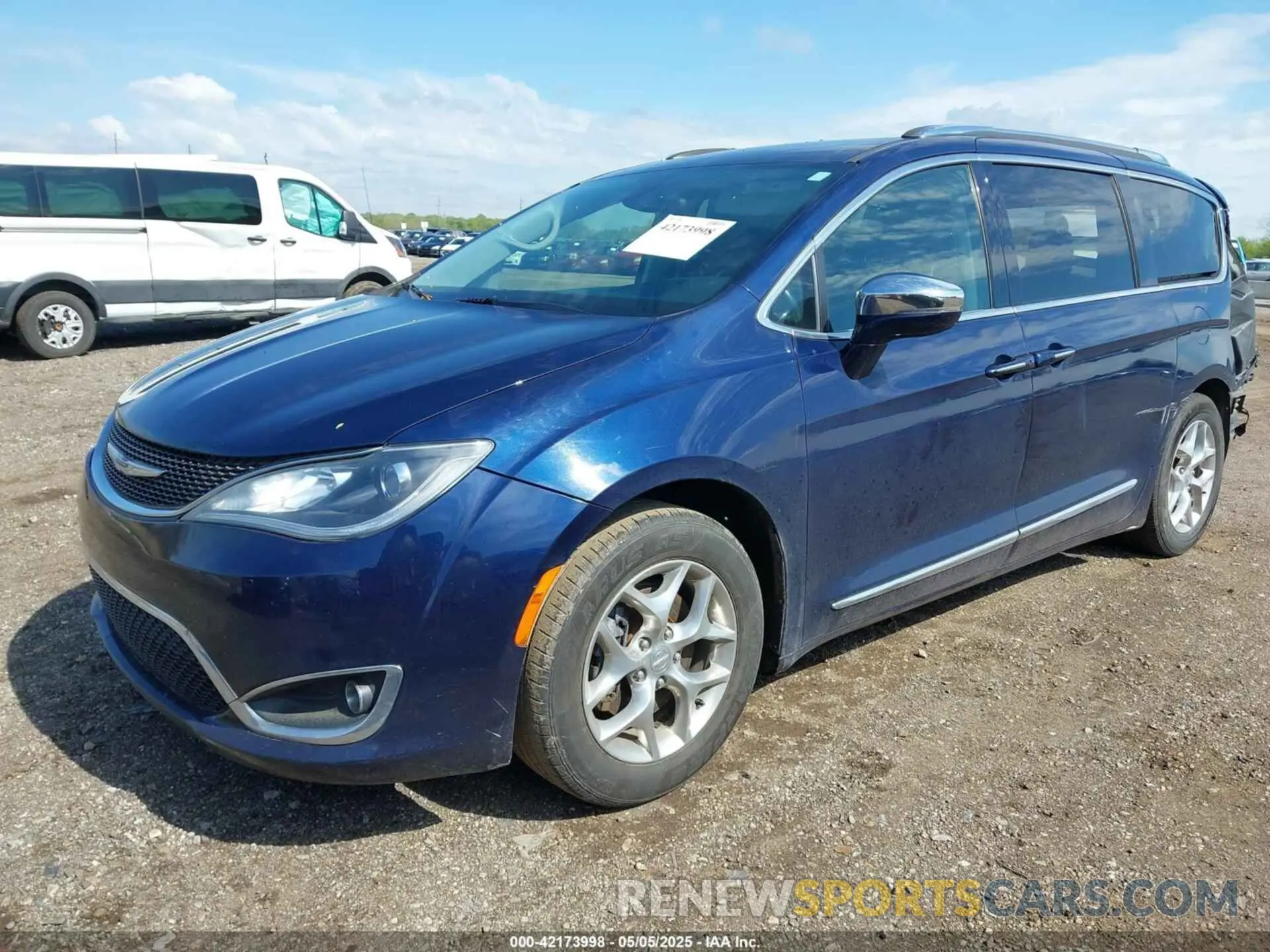 2 Photograph of a damaged car 2C4RC1GG2KR655440 CHRYSLER PACIFICA 2019