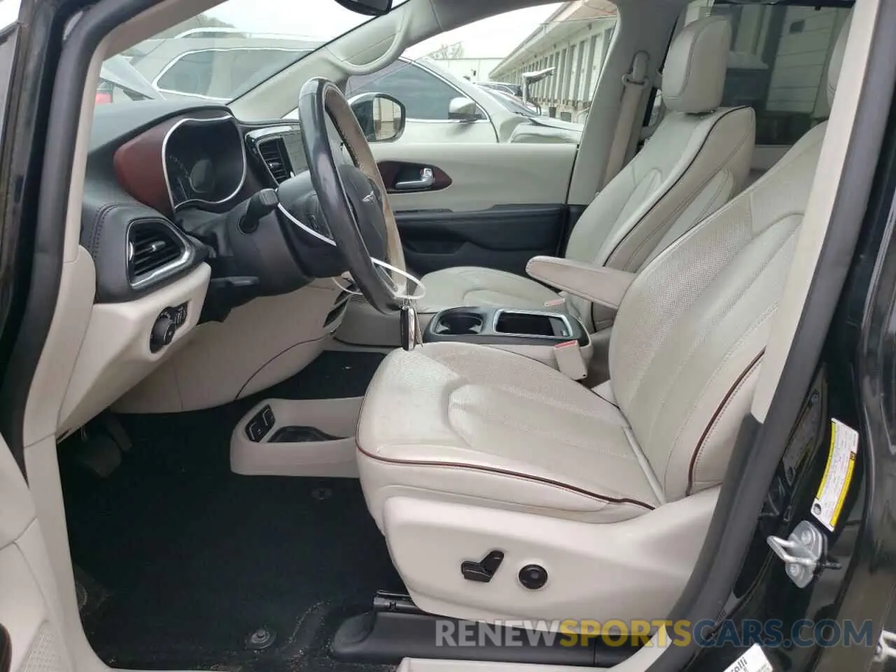 7 Photograph of a damaged car 2C4RC1GG4KR551743 CHRYSLER PACIFICA 2019