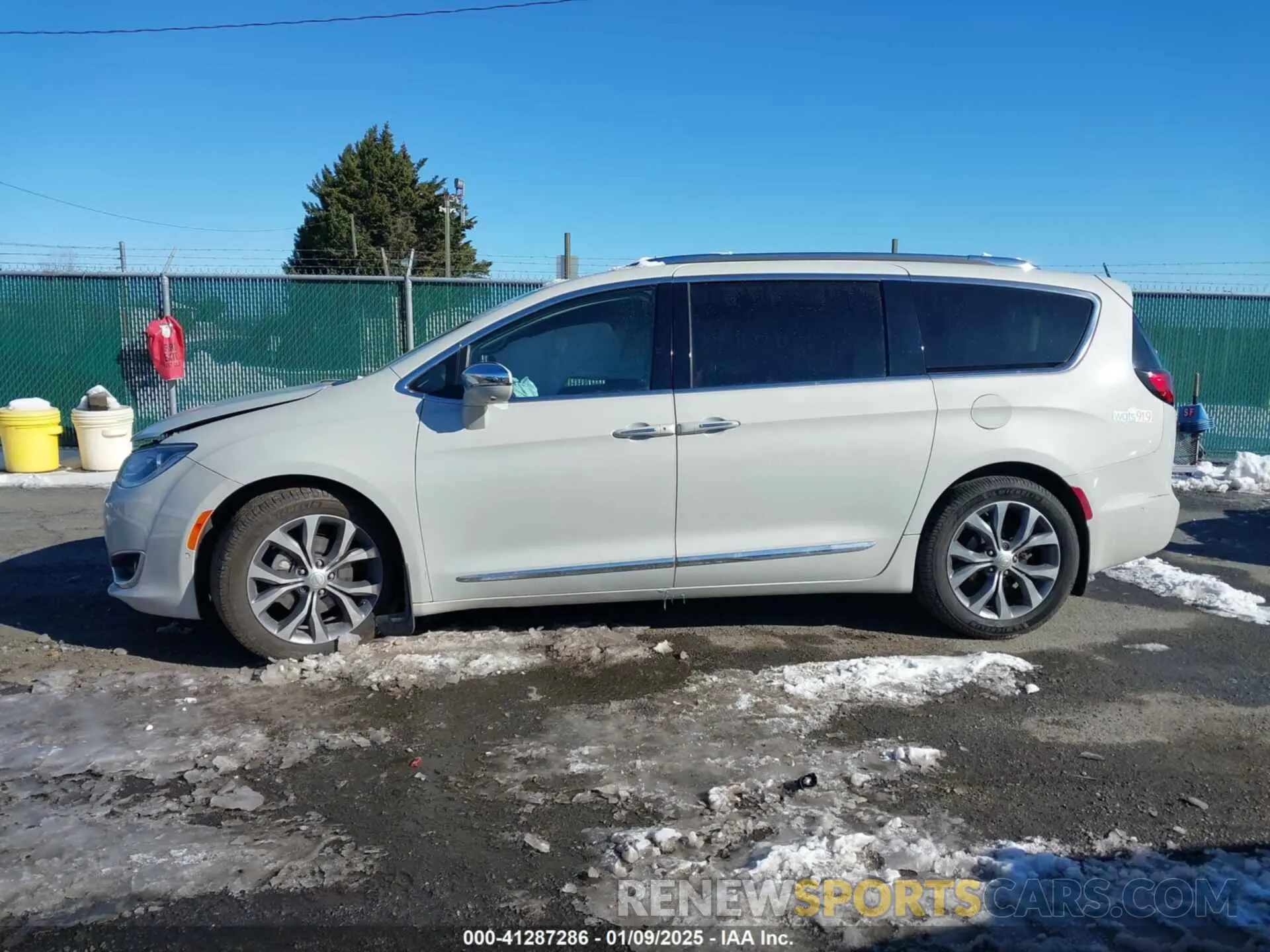 14 Photograph of a damaged car 2C4RC1GG4KR629258 CHRYSLER PACIFICA 2019