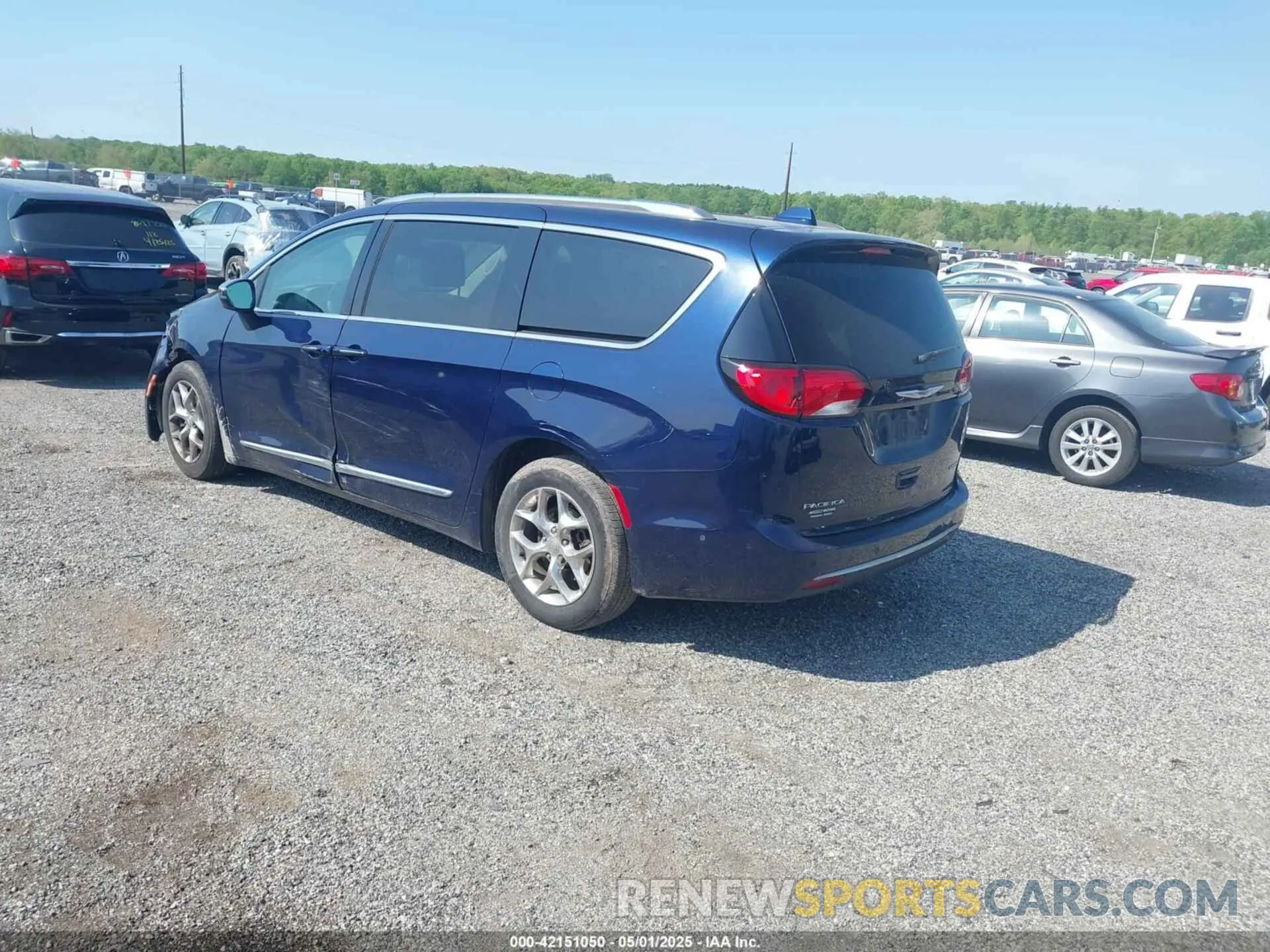 3 Photograph of a damaged car 2C4RC1GG4KR644178 CHRYSLER PACIFICA 2019