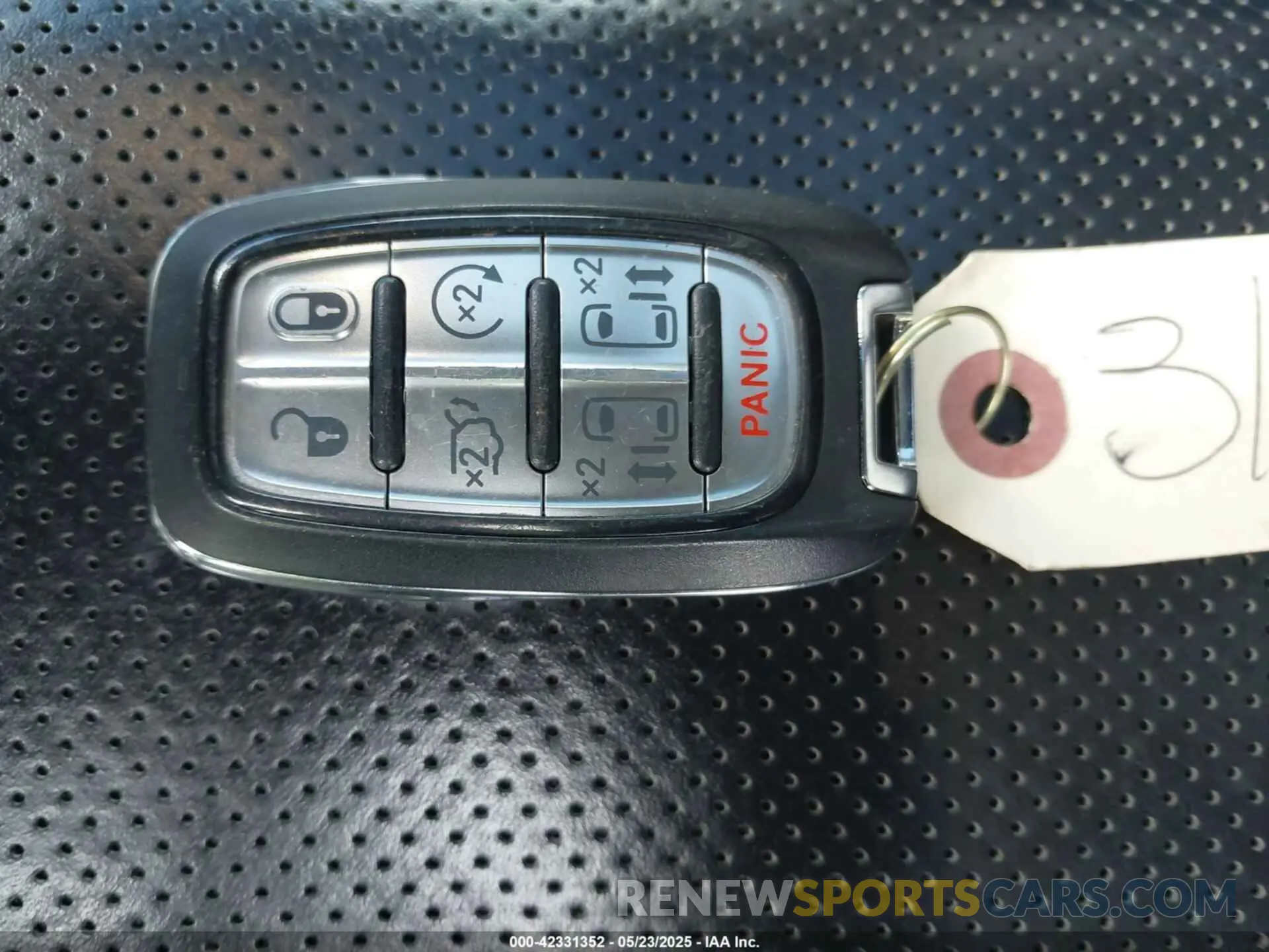 11 Фотография поврежденного автомобиля 2C4RC1GG5KR652497 CHRYSLER PACIFICA 2019