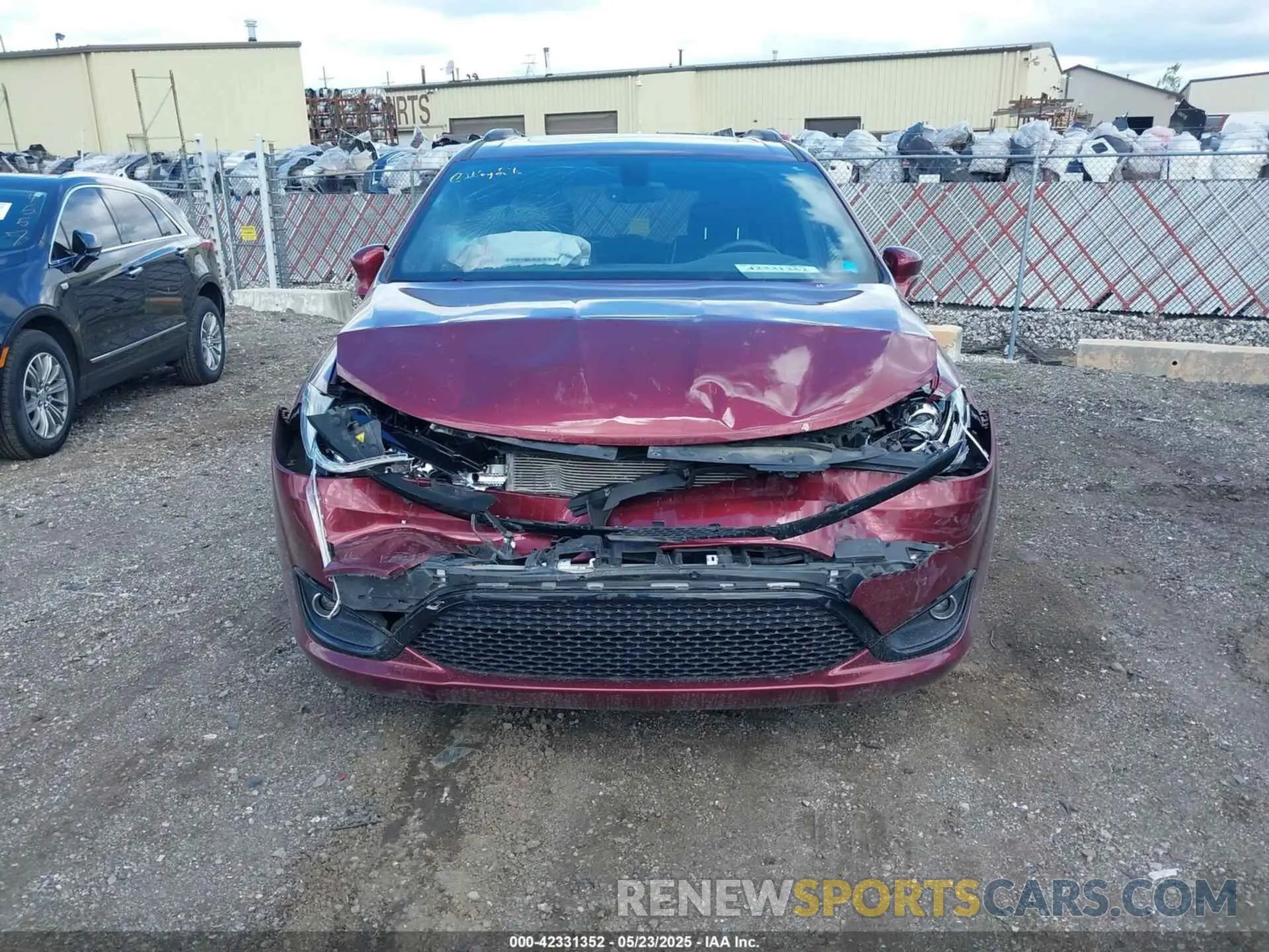 12 Фотография поврежденного автомобиля 2C4RC1GG5KR652497 CHRYSLER PACIFICA 2019