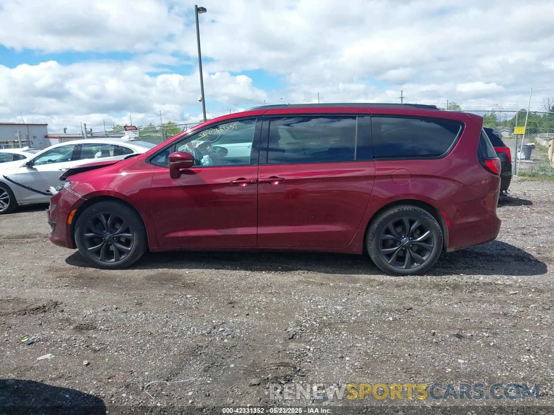 14 Фотография поврежденного автомобиля 2C4RC1GG5KR652497 CHRYSLER PACIFICA 2019