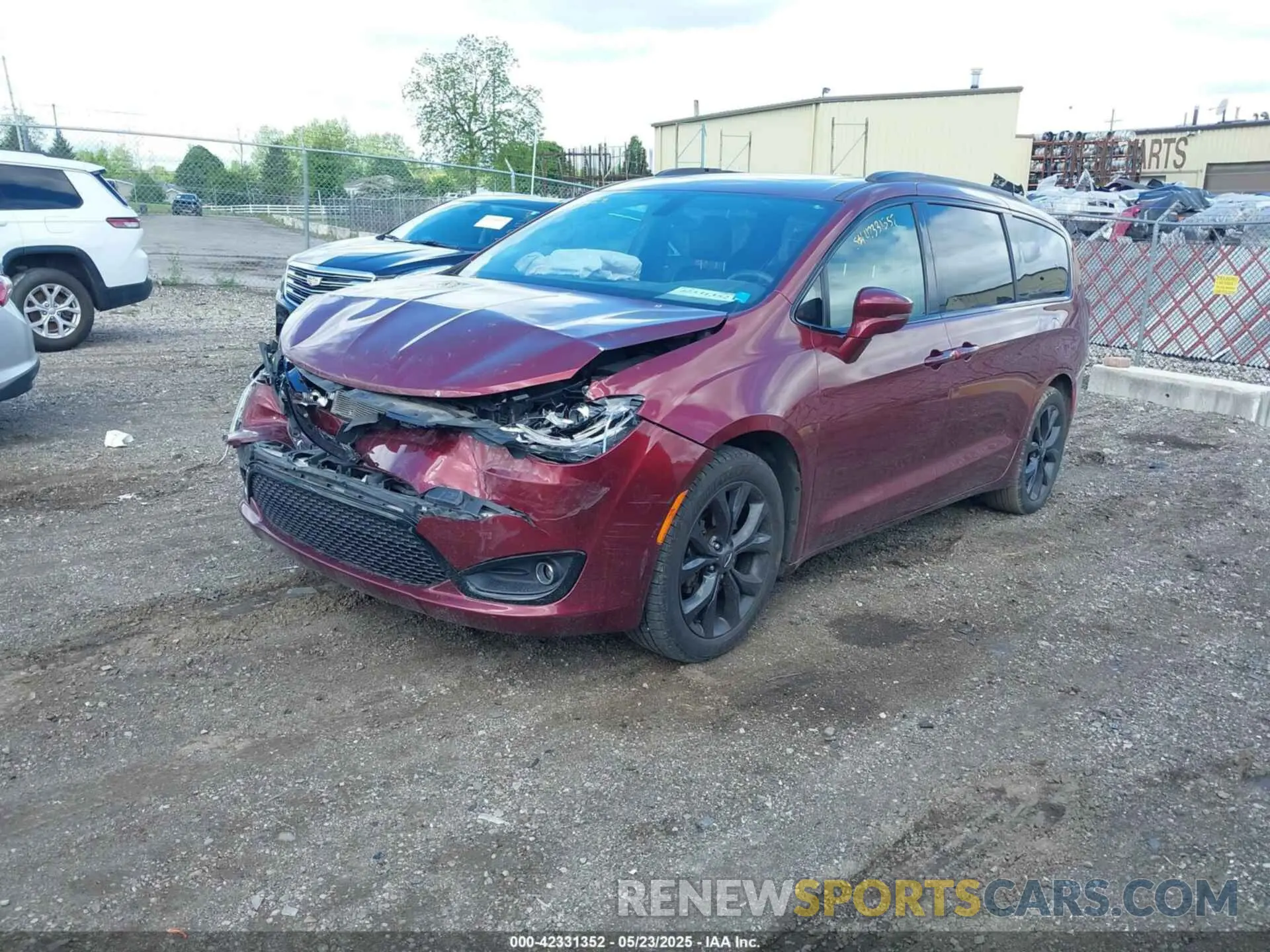 2 Фотография поврежденного автомобиля 2C4RC1GG5KR652497 CHRYSLER PACIFICA 2019