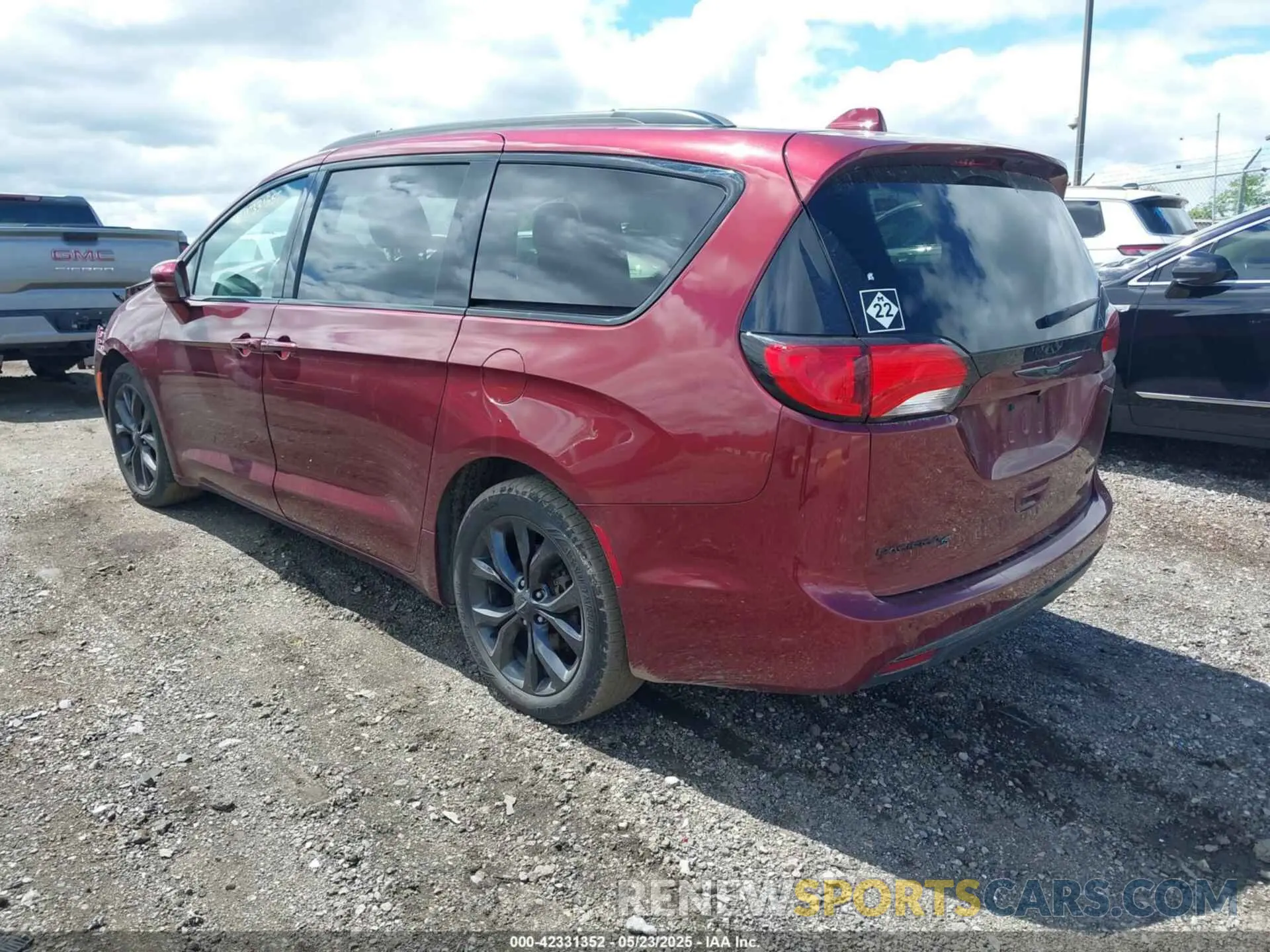3 Фотография поврежденного автомобиля 2C4RC1GG5KR652497 CHRYSLER PACIFICA 2019
