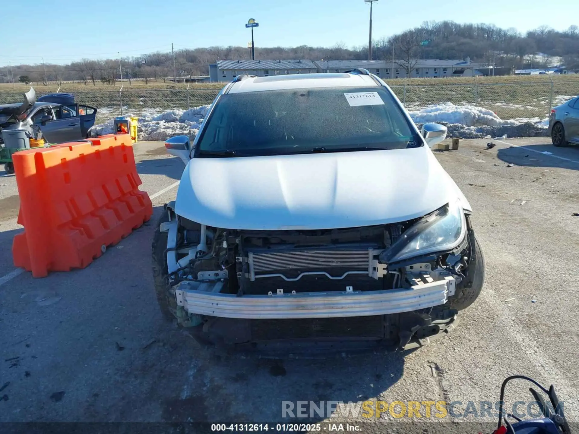 13 Photograph of a damaged car 2C4RC1GG6KR730513 CHRYSLER PACIFICA 2019