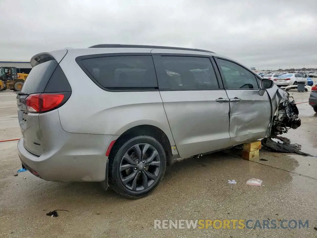 3 Photograph of a damaged car 2C4RC1GG7KR541692 CHRYSLER PACIFICA 2019
