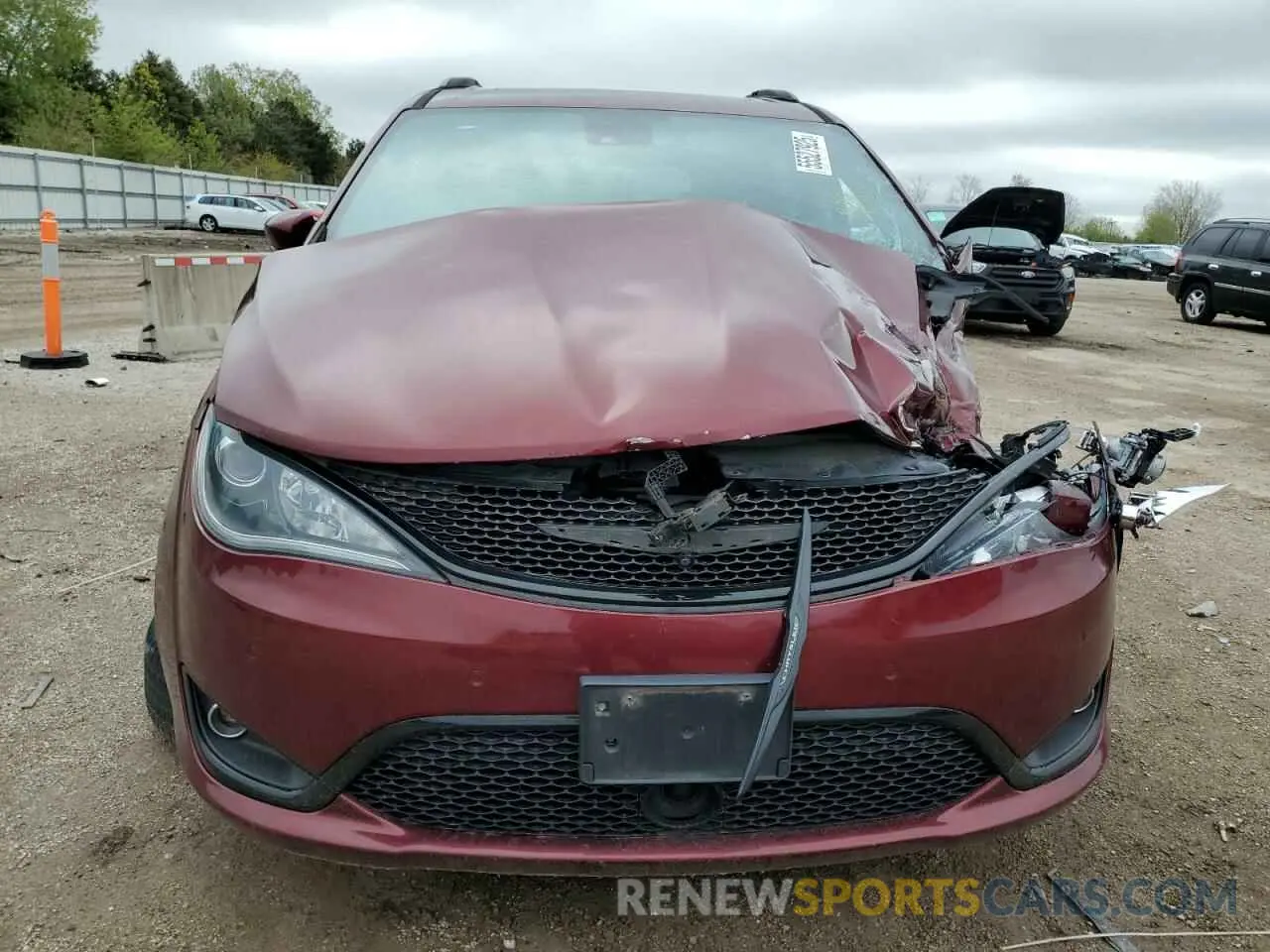 5 Фотография поврежденного автомобиля 2C4RC1GG7KR569413 CHRYSLER PACIFICA 2019