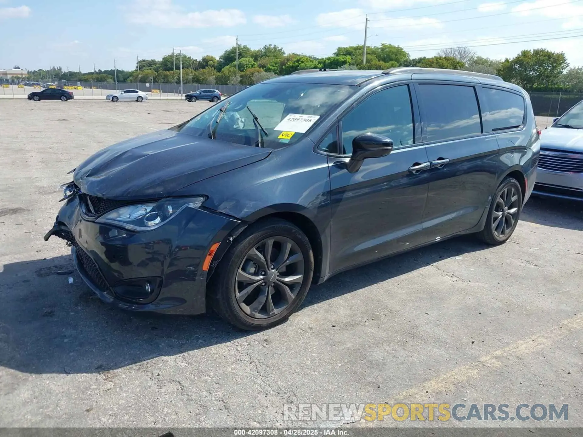 2 Photograph of a damaged car 2C4RC1GG8KR657371 CHRYSLER PACIFICA 2019