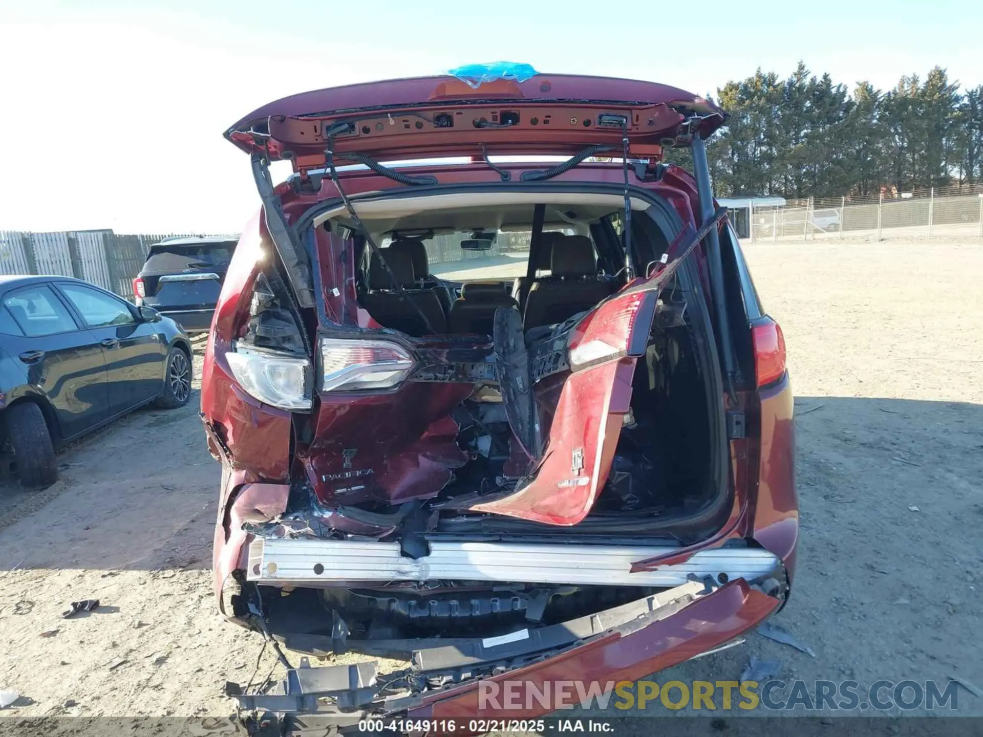 16 Фотография поврежденного автомобиля 2C4RC1GG9KR627909 CHRYSLER PACIFICA 2019