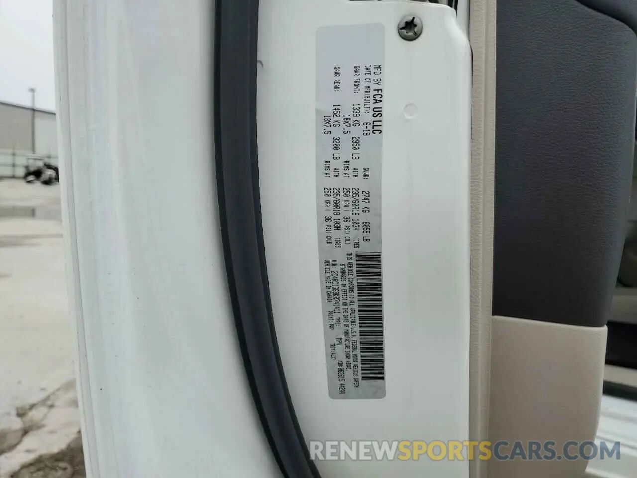 13 Фотография поврежденного автомобиля 2C4RC1GG9KR741411 CHRYSLER PACIFICA 2019