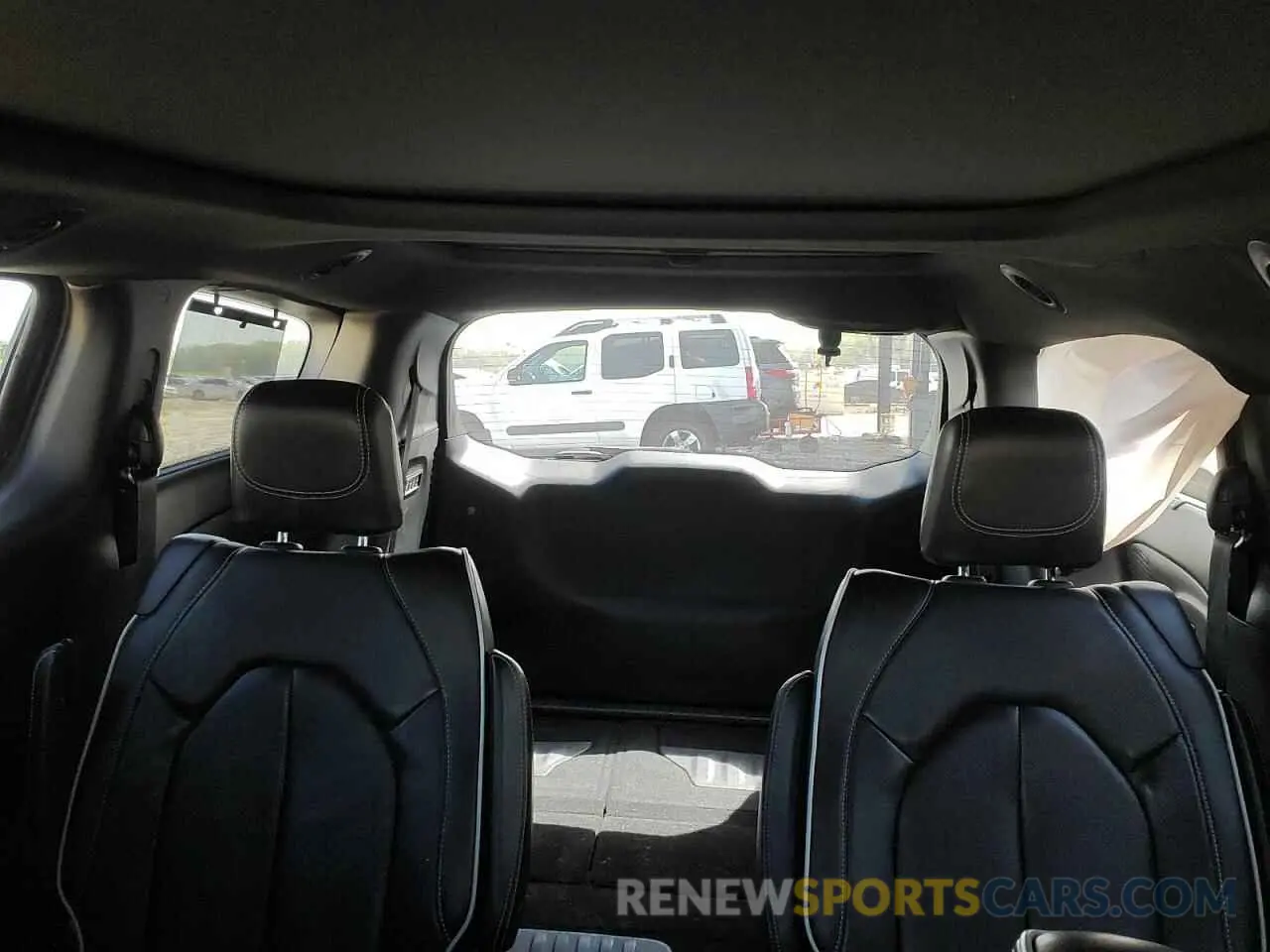 10 Фотография поврежденного автомобиля 2C4RC1GGXKR616773 CHRYSLER PACIFICA 2019