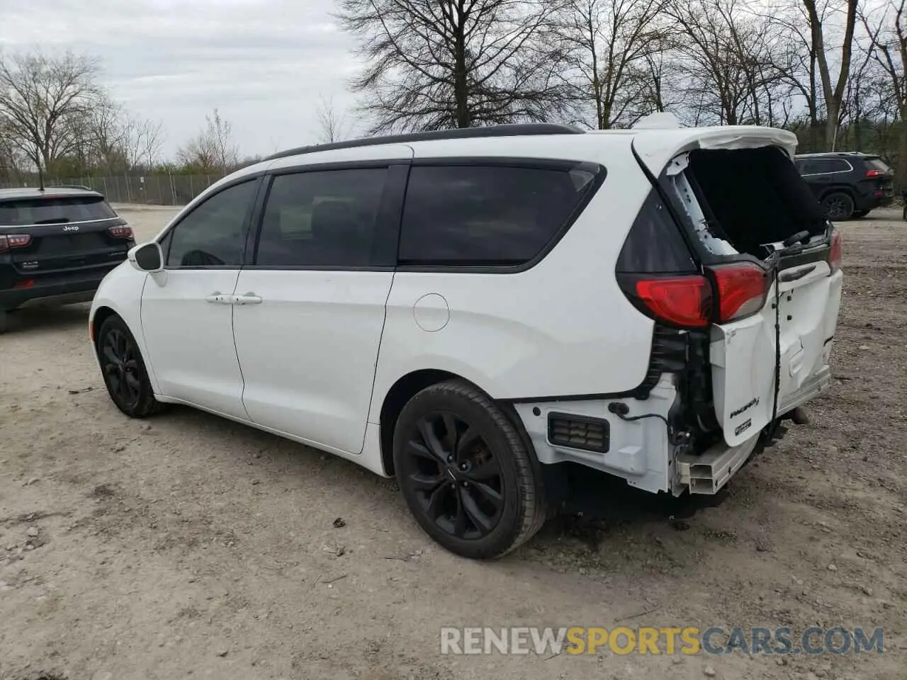 2 Photograph of a damaged car 2C4RC1GGXKR681574 CHRYSLER PACIFICA 2019