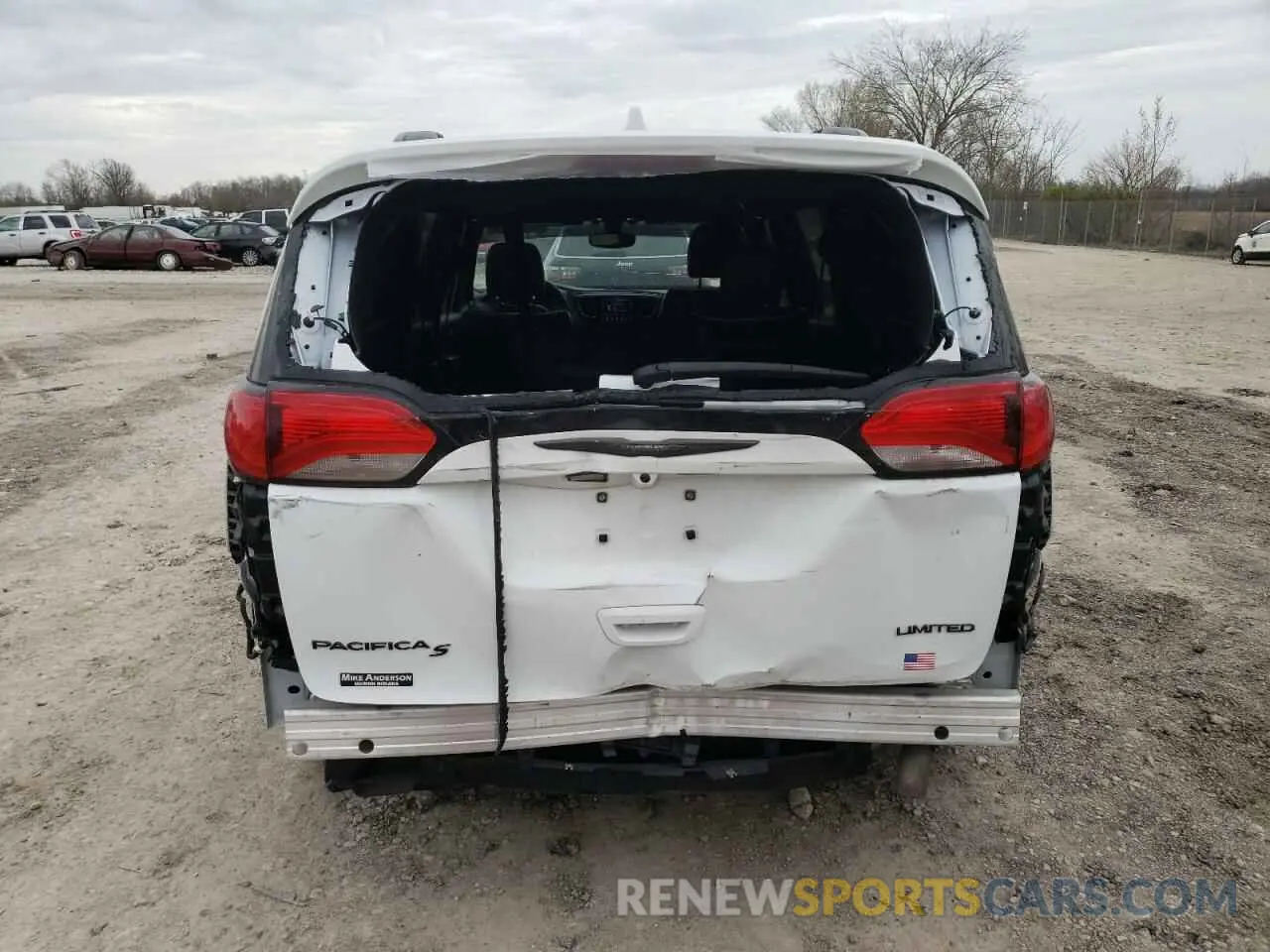 6 Photograph of a damaged car 2C4RC1GGXKR681574 CHRYSLER PACIFICA 2019