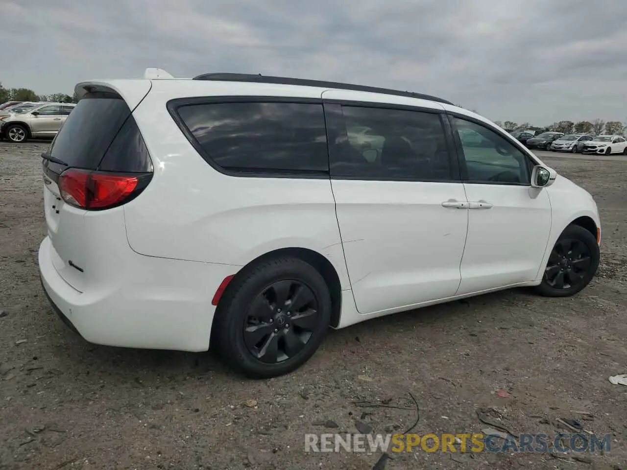 3 Photograph of a damaged car 2C4RC1N72KR668773 CHRYSLER PACIFICA 2019