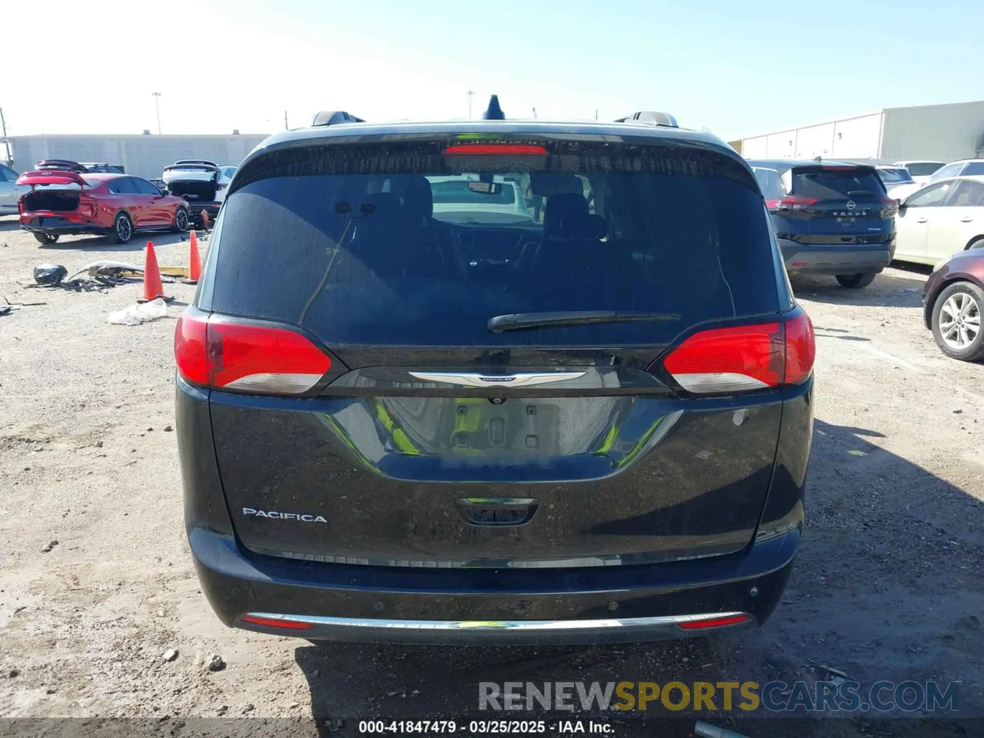 15 Photograph of a damaged car 2C4RC1BG0LR276333 CHRYSLER PACIFICA 2020