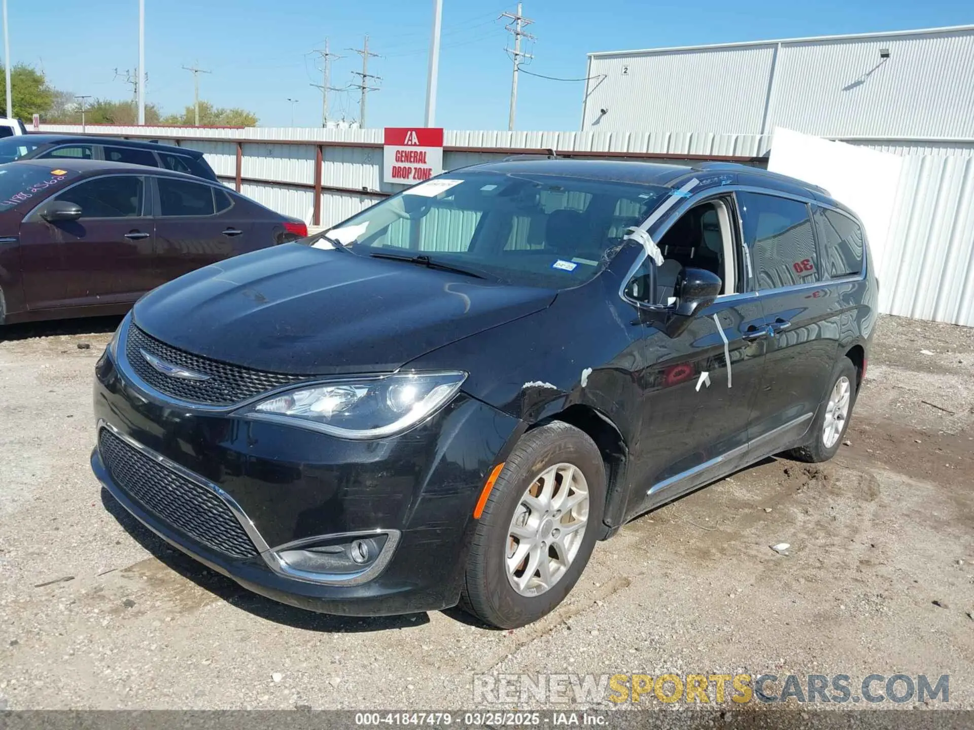 2 Photograph of a damaged car 2C4RC1BG0LR276333 CHRYSLER PACIFICA 2020