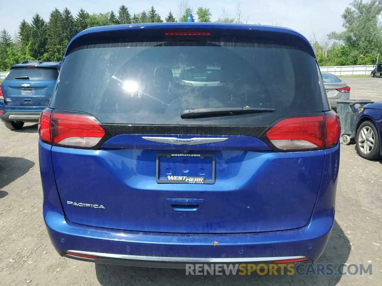 5 Photograph of a damaged car 2C4RC1BG2LR103350 CHRYSLER PACIFICA 2020