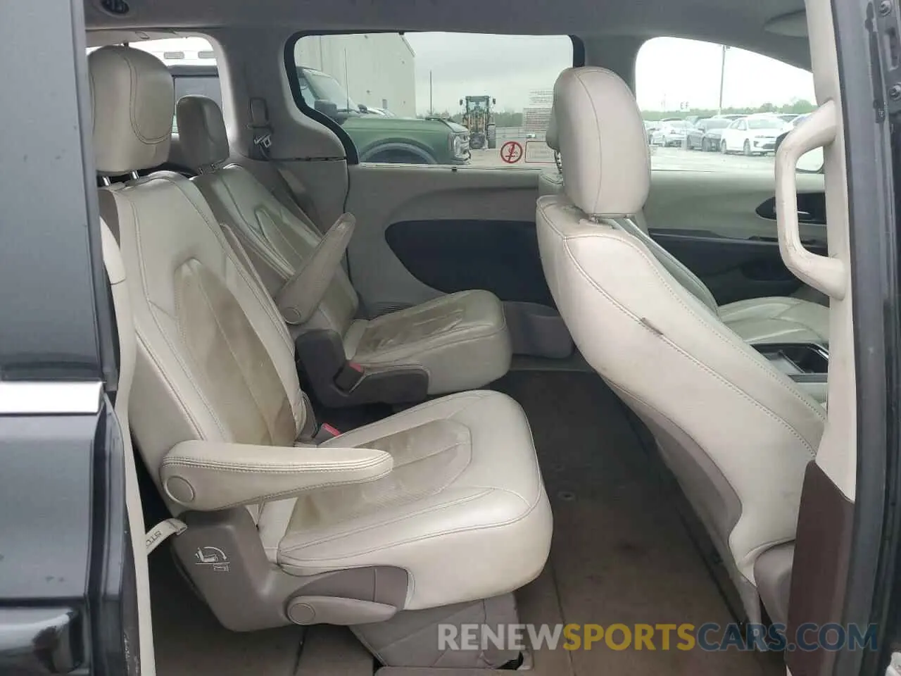 11 Фотография поврежденного автомобиля 2C4RC1BG2LR115059 CHRYSLER PACIFICA 2020