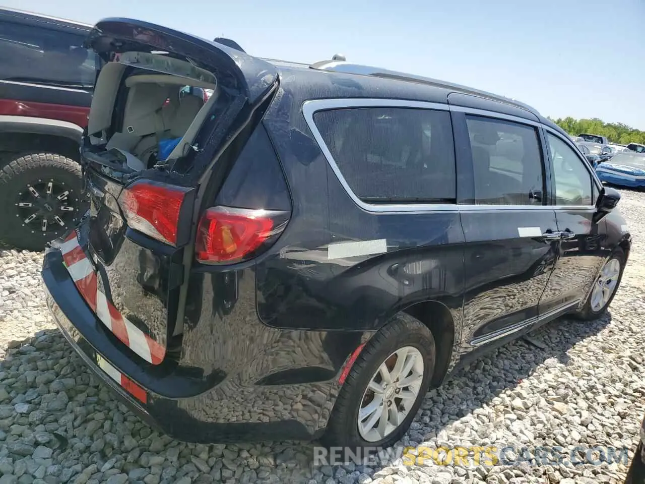 3 Фотография поврежденного автомобиля 2C4RC1BG2LR115059 CHRYSLER PACIFICA 2020