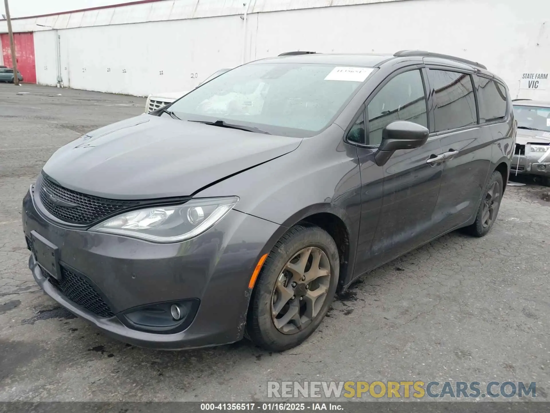 2 Фотография поврежденного автомобиля 2C4RC1BG2LR232866 CHRYSLER PACIFICA 2020