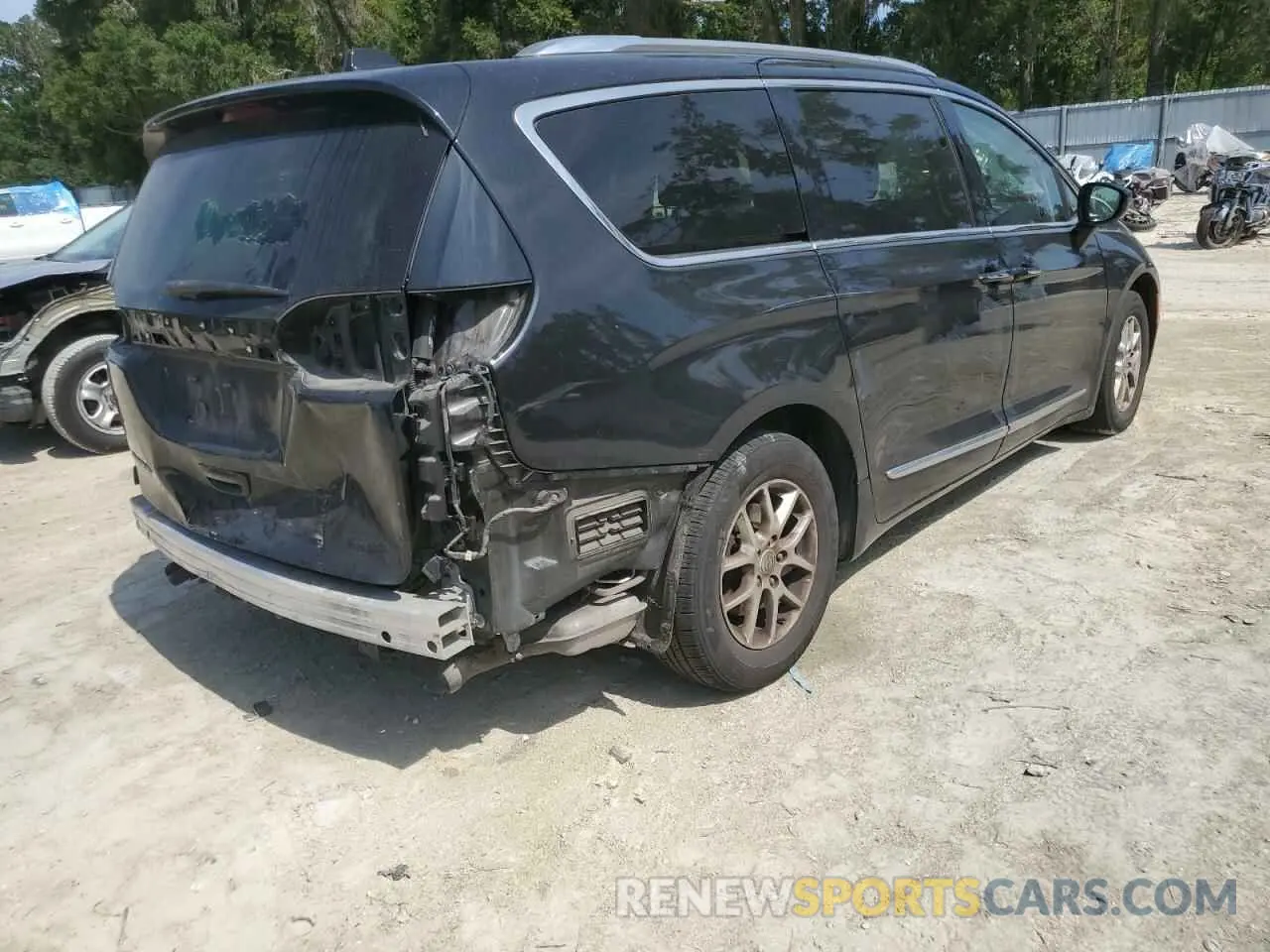 3 Photograph of a damaged car 2C4RC1BG2LR276284 CHRYSLER PACIFICA 2020
