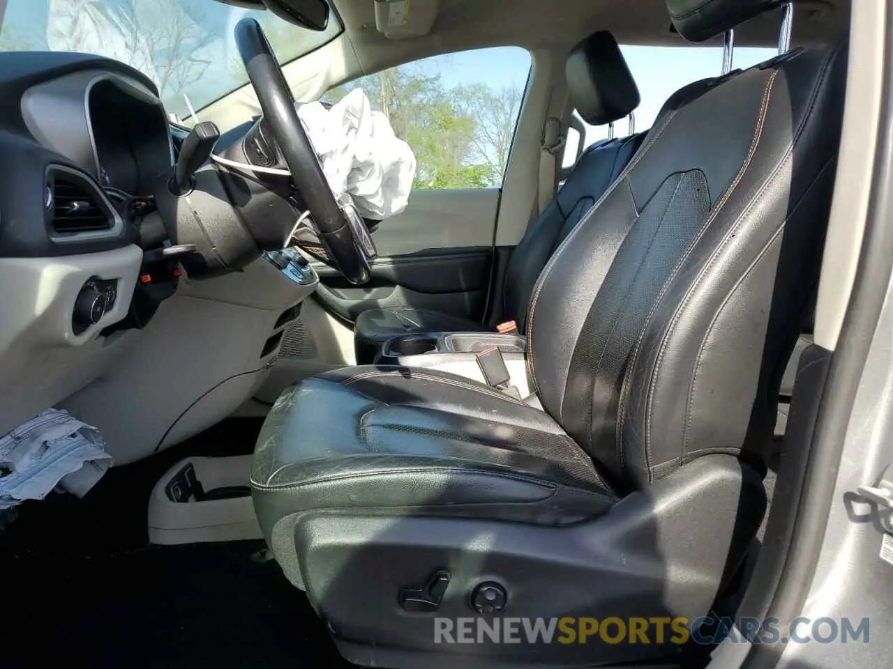 7 Photograph of a damaged car 2C4RC1BG2LR279959 CHRYSLER PACIFICA 2020