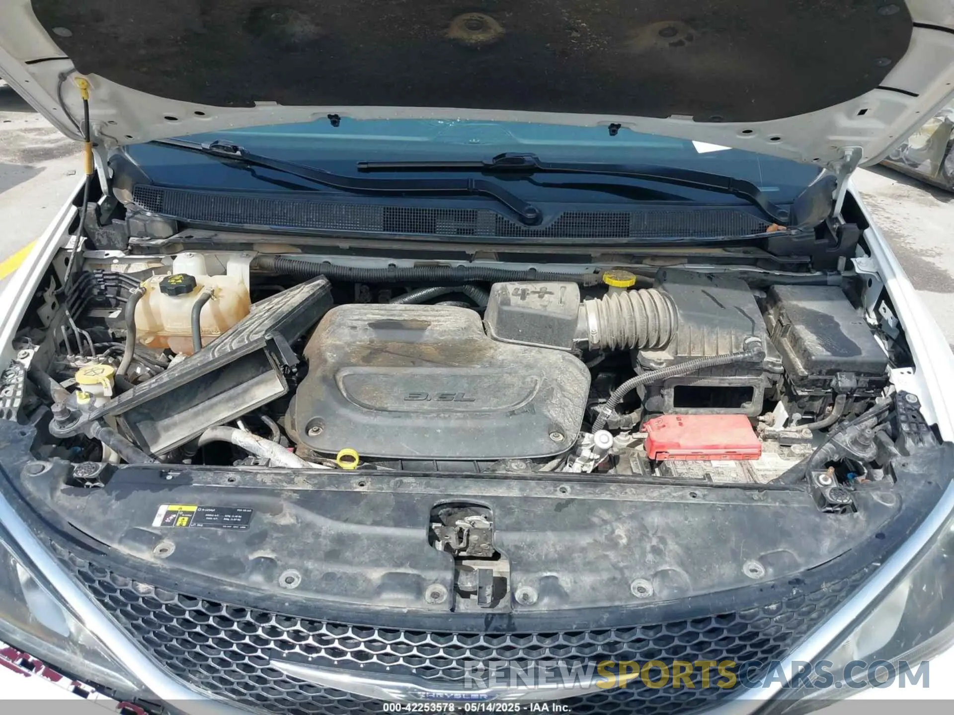 10 Фотография поврежденного автомобиля 2C4RC1BG3LR115250 CHRYSLER PACIFICA 2020