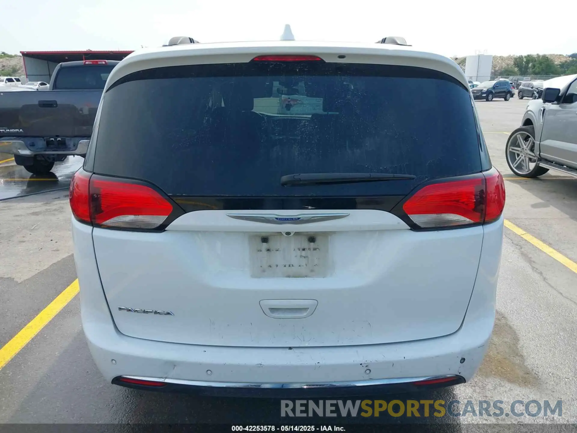 16 Фотография поврежденного автомобиля 2C4RC1BG3LR115250 CHRYSLER PACIFICA 2020