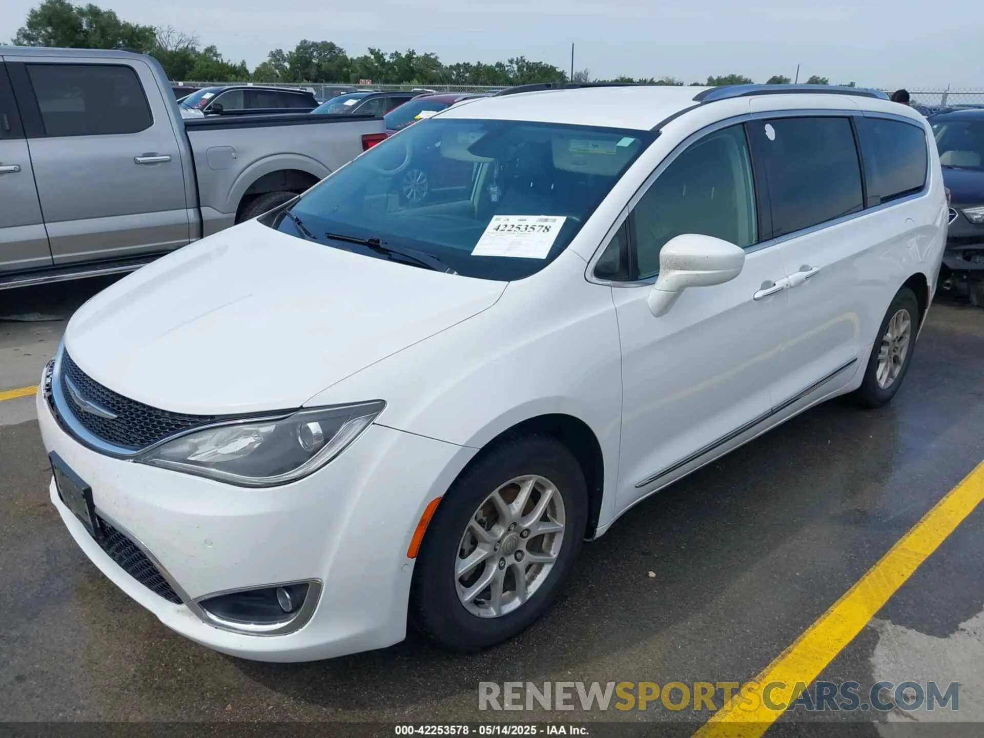 2 Фотография поврежденного автомобиля 2C4RC1BG3LR115250 CHRYSLER PACIFICA 2020