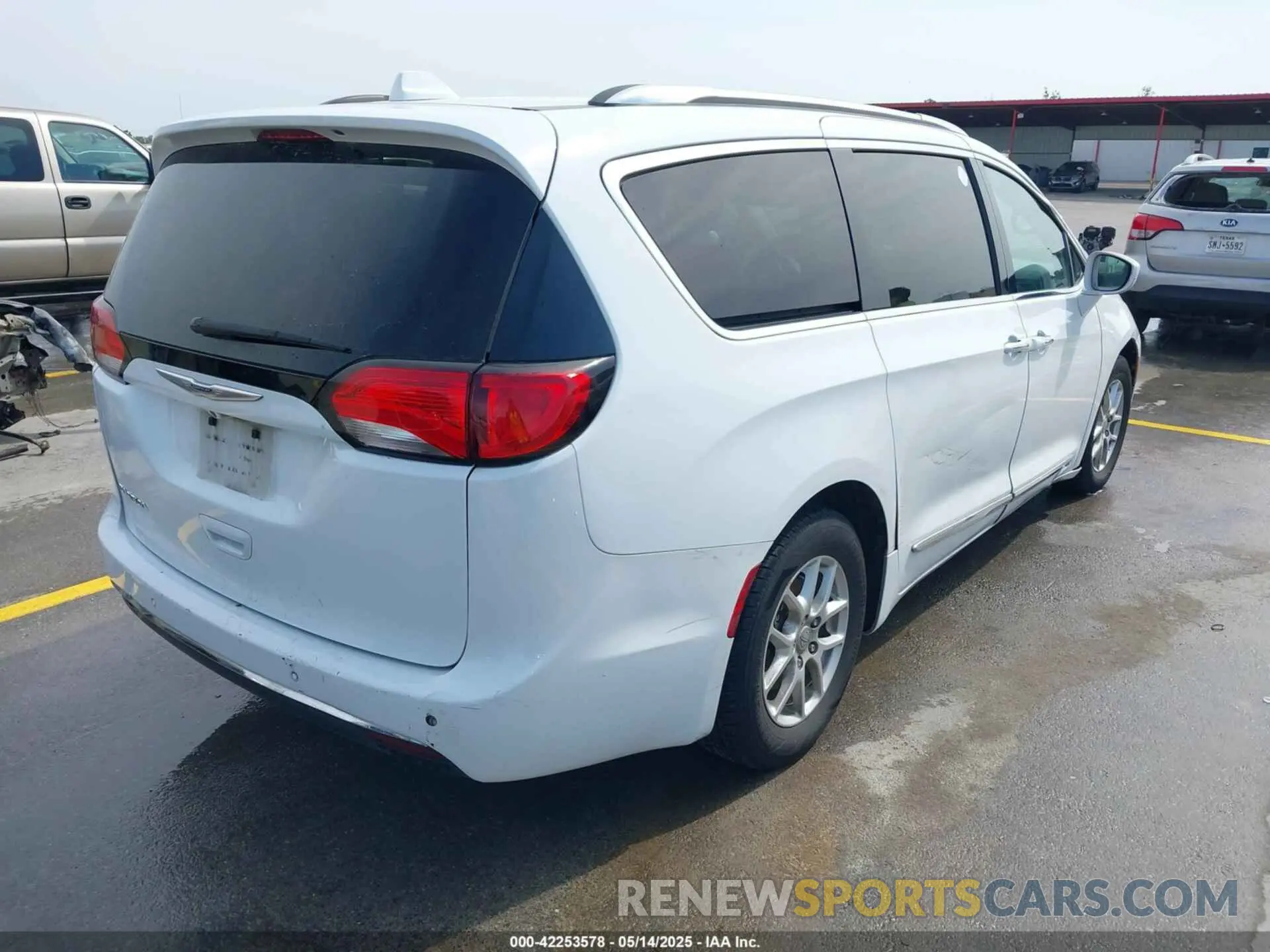 4 Фотография поврежденного автомобиля 2C4RC1BG3LR115250 CHRYSLER PACIFICA 2020