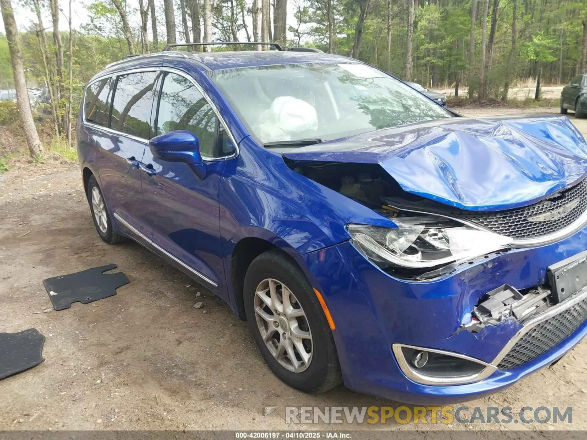 1 Фотография поврежденного автомобиля 2C4RC1BG3LR280098 CHRYSLER PACIFICA 2020