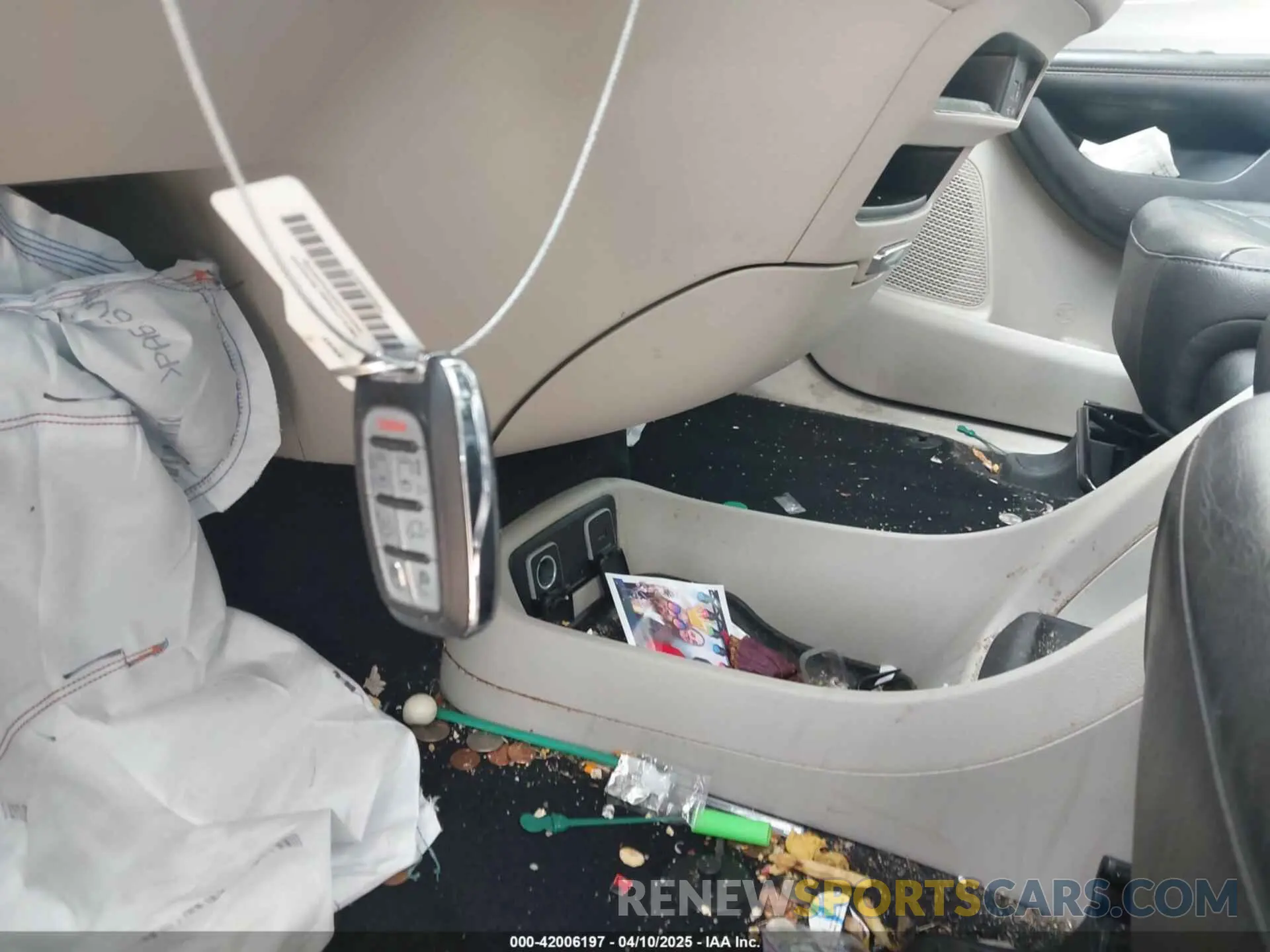 11 Фотография поврежденного автомобиля 2C4RC1BG3LR280098 CHRYSLER PACIFICA 2020