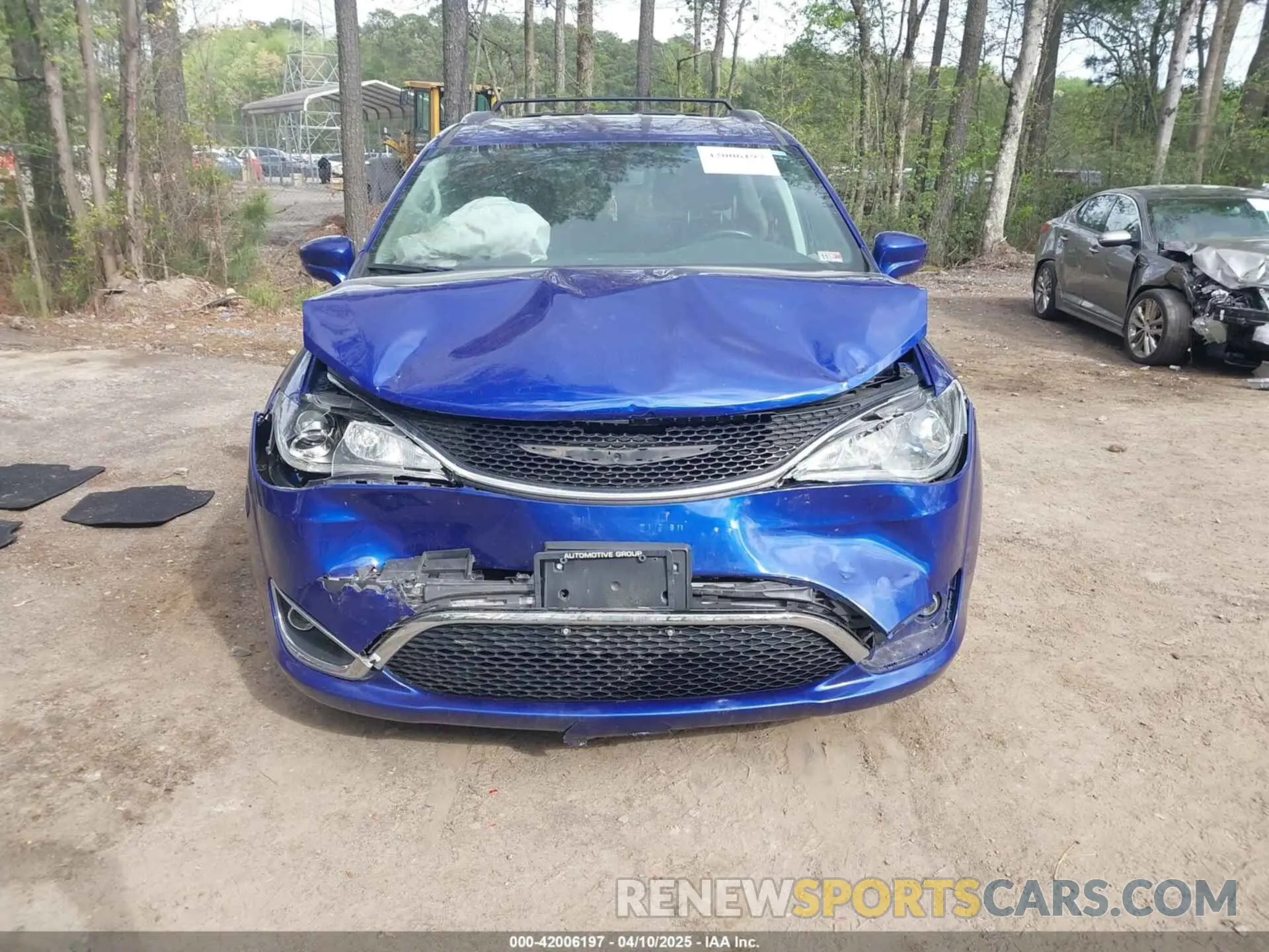 12 Фотография поврежденного автомобиля 2C4RC1BG3LR280098 CHRYSLER PACIFICA 2020