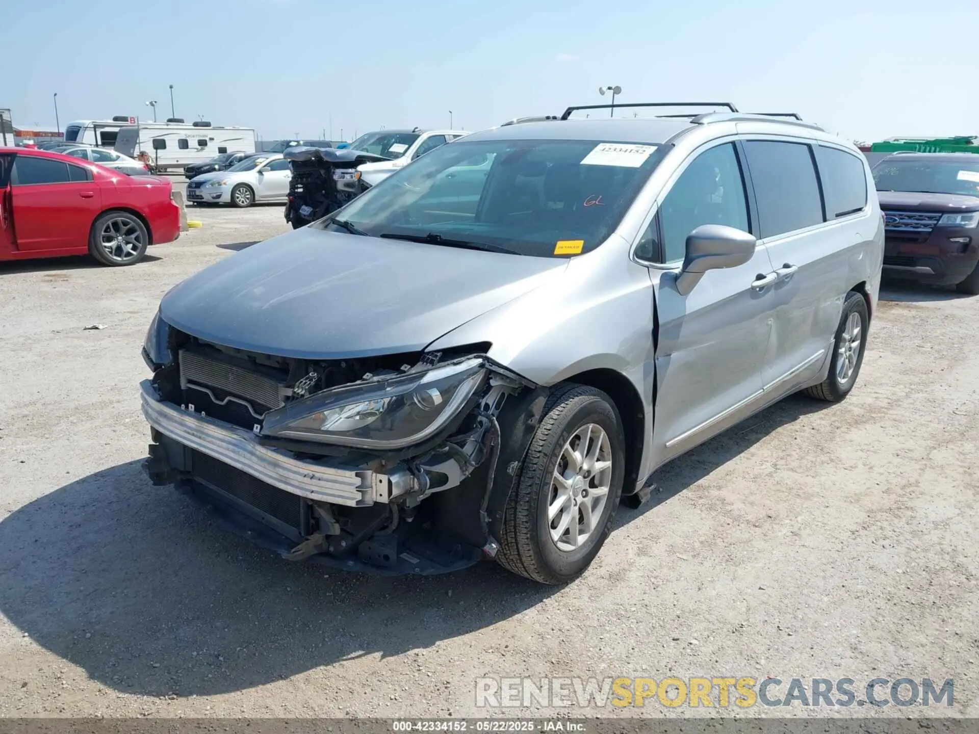 2 Photograph of a damaged car 2C4RC1BG3LR285642 CHRYSLER PACIFICA 2020