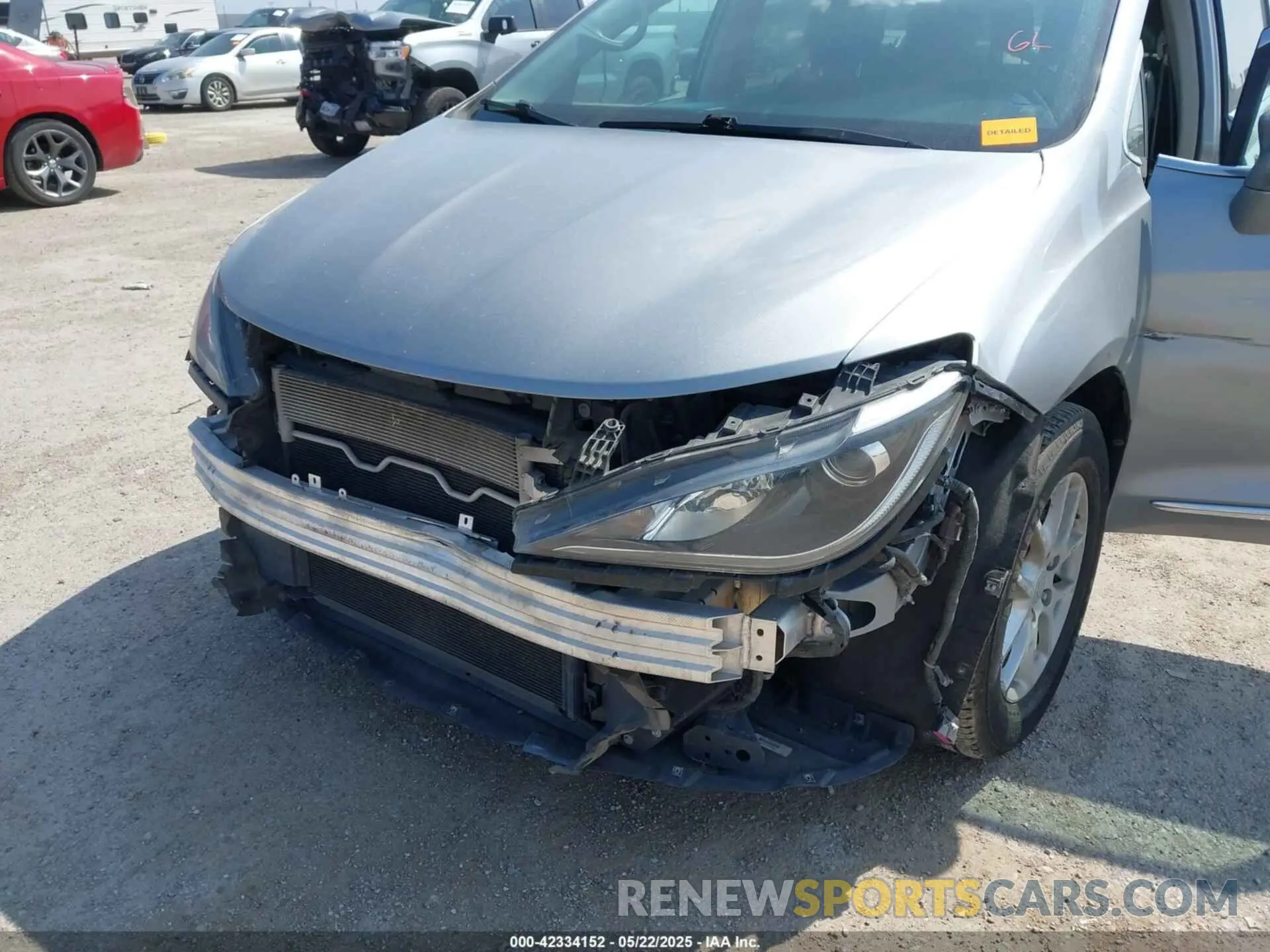 6 Photograph of a damaged car 2C4RC1BG3LR285642 CHRYSLER PACIFICA 2020