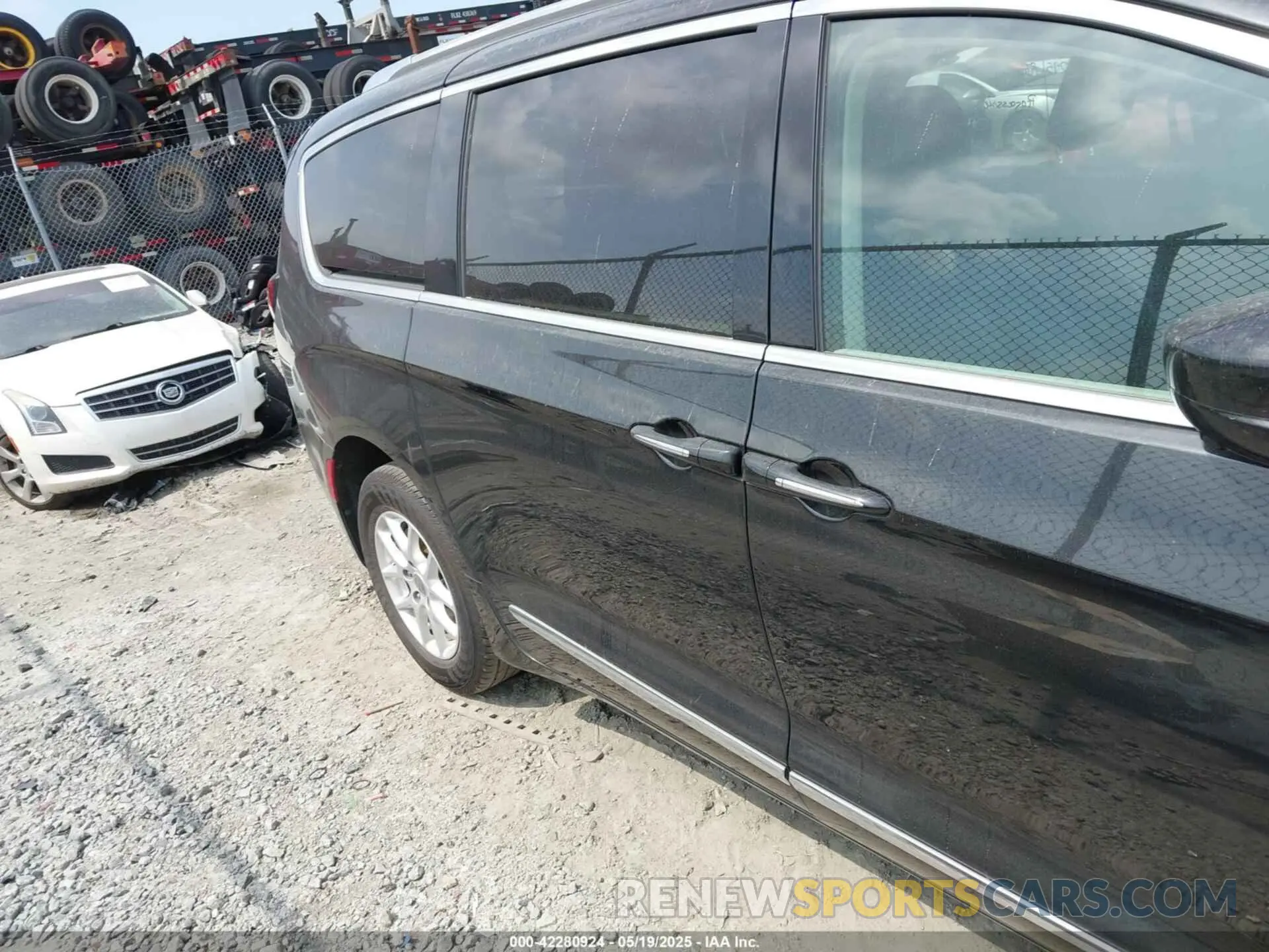 13 Photograph of a damaged car 2C4RC1BG4LR103608 CHRYSLER PACIFICA 2020