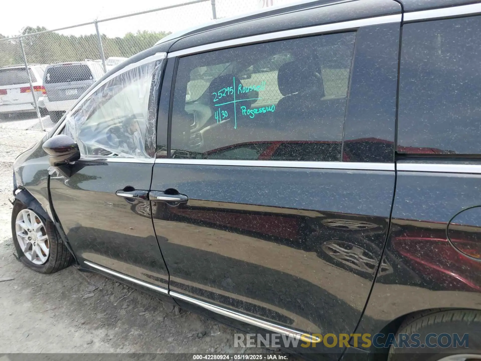 14 Photograph of a damaged car 2C4RC1BG4LR103608 CHRYSLER PACIFICA 2020