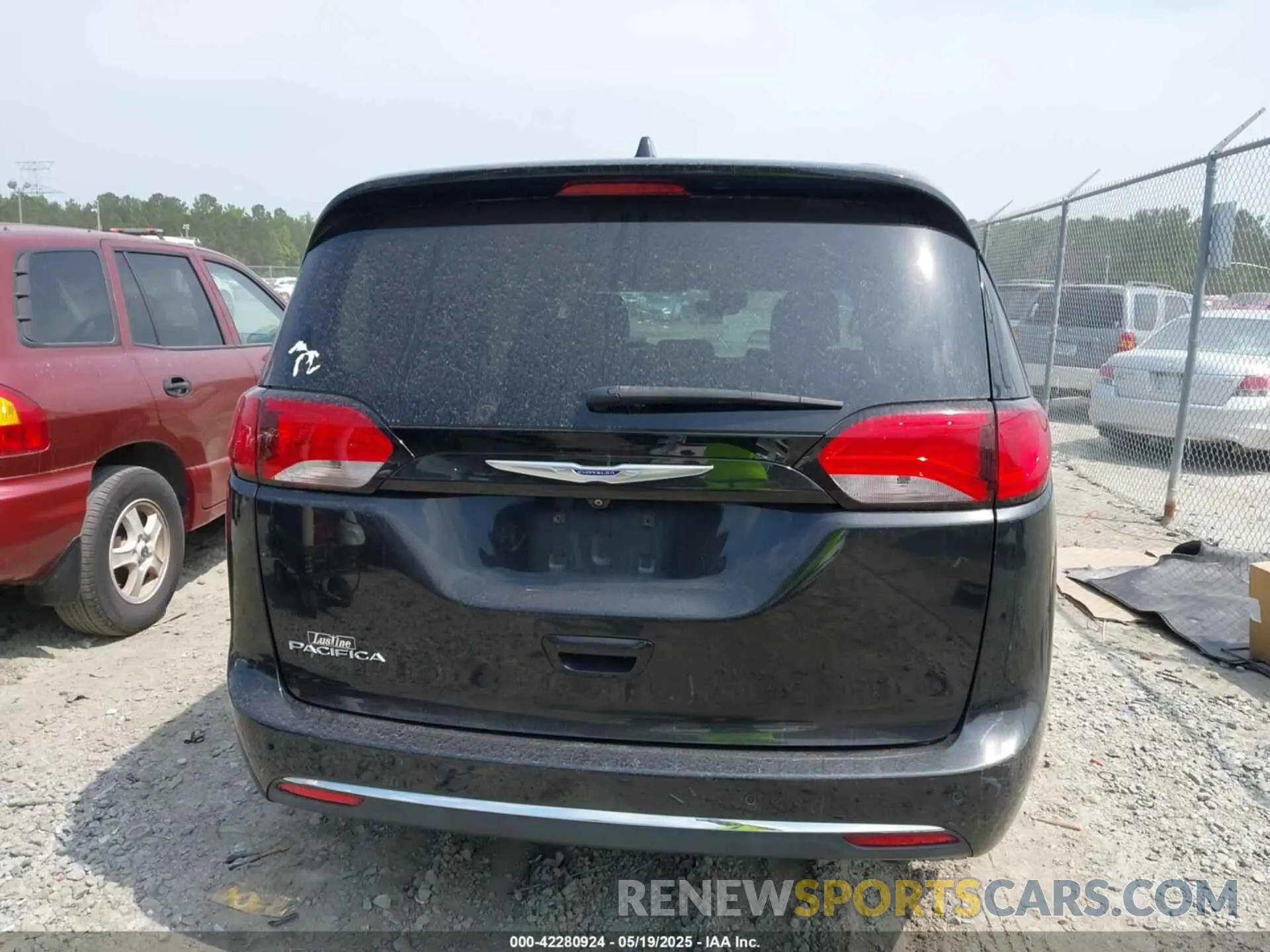 16 Photograph of a damaged car 2C4RC1BG4LR103608 CHRYSLER PACIFICA 2020