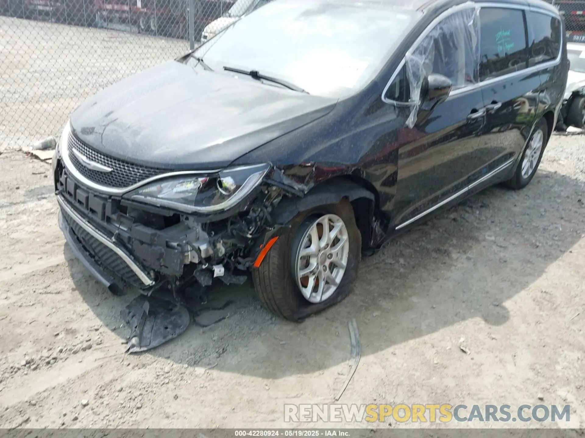 2 Photograph of a damaged car 2C4RC1BG4LR103608 CHRYSLER PACIFICA 2020
