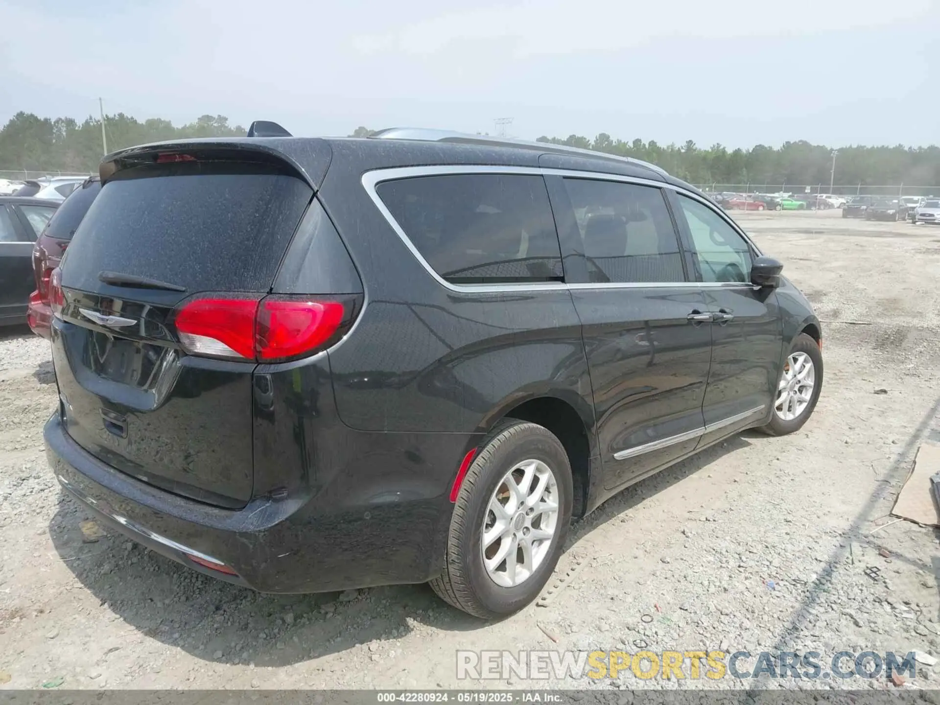 4 Photograph of a damaged car 2C4RC1BG4LR103608 CHRYSLER PACIFICA 2020